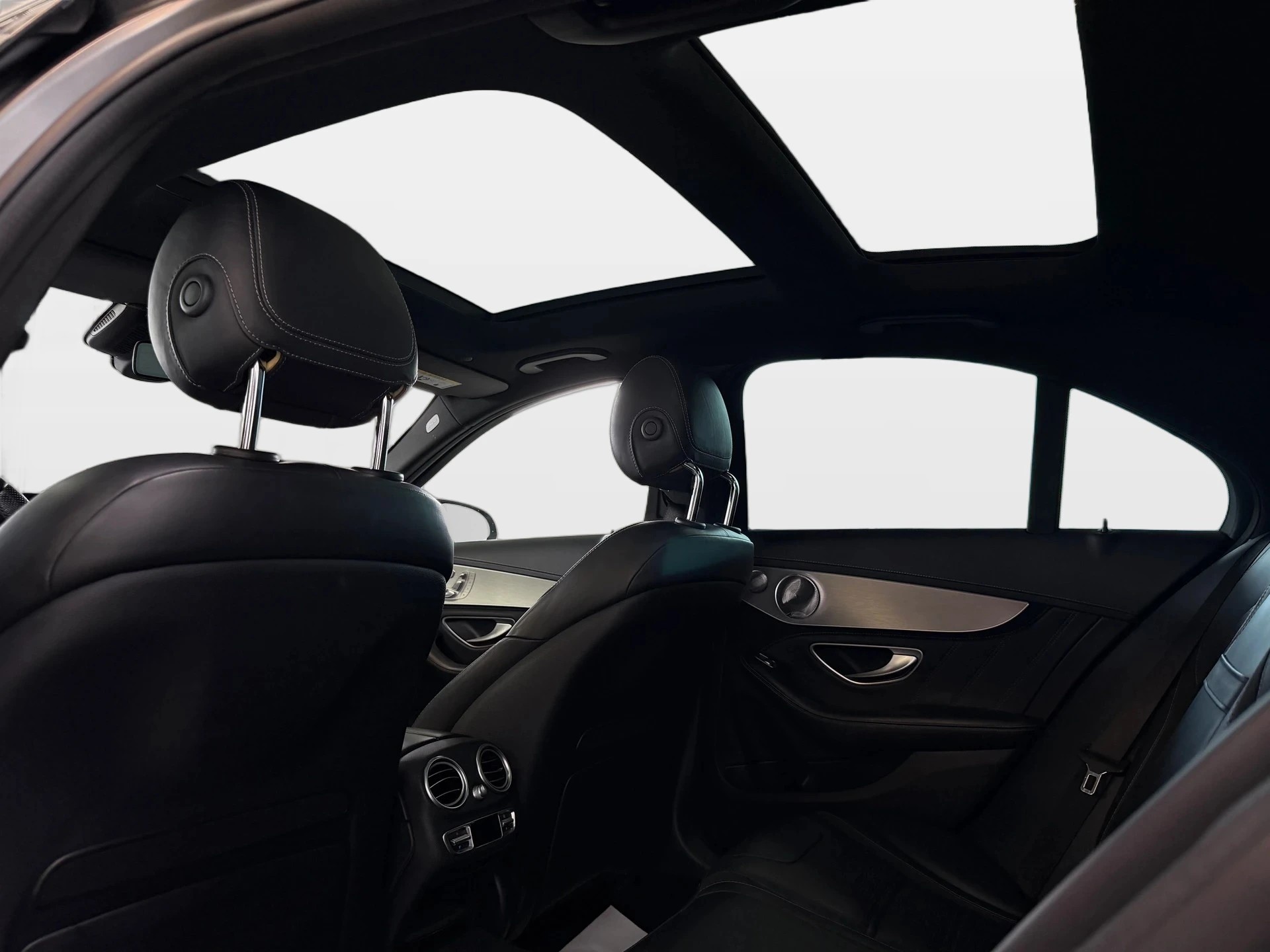 MERCEDES-BENZ C 63 AMG Speedshift | Multibeam LED | Burmester | Pano Dach-image-16
