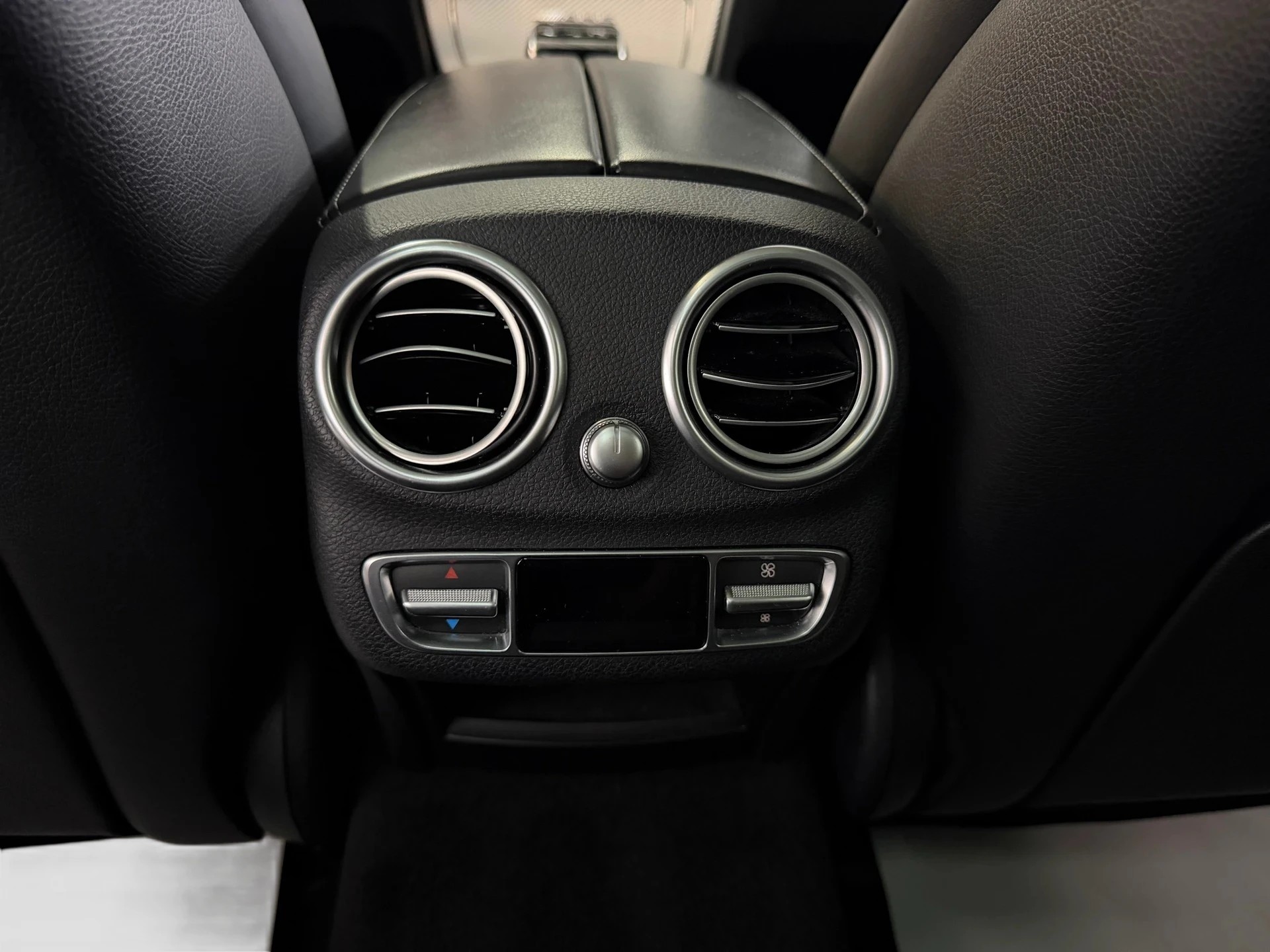 MERCEDES-BENZ C 63 AMG Speedshift | Multibeam LED | Burmester | Pano Dach-image-21