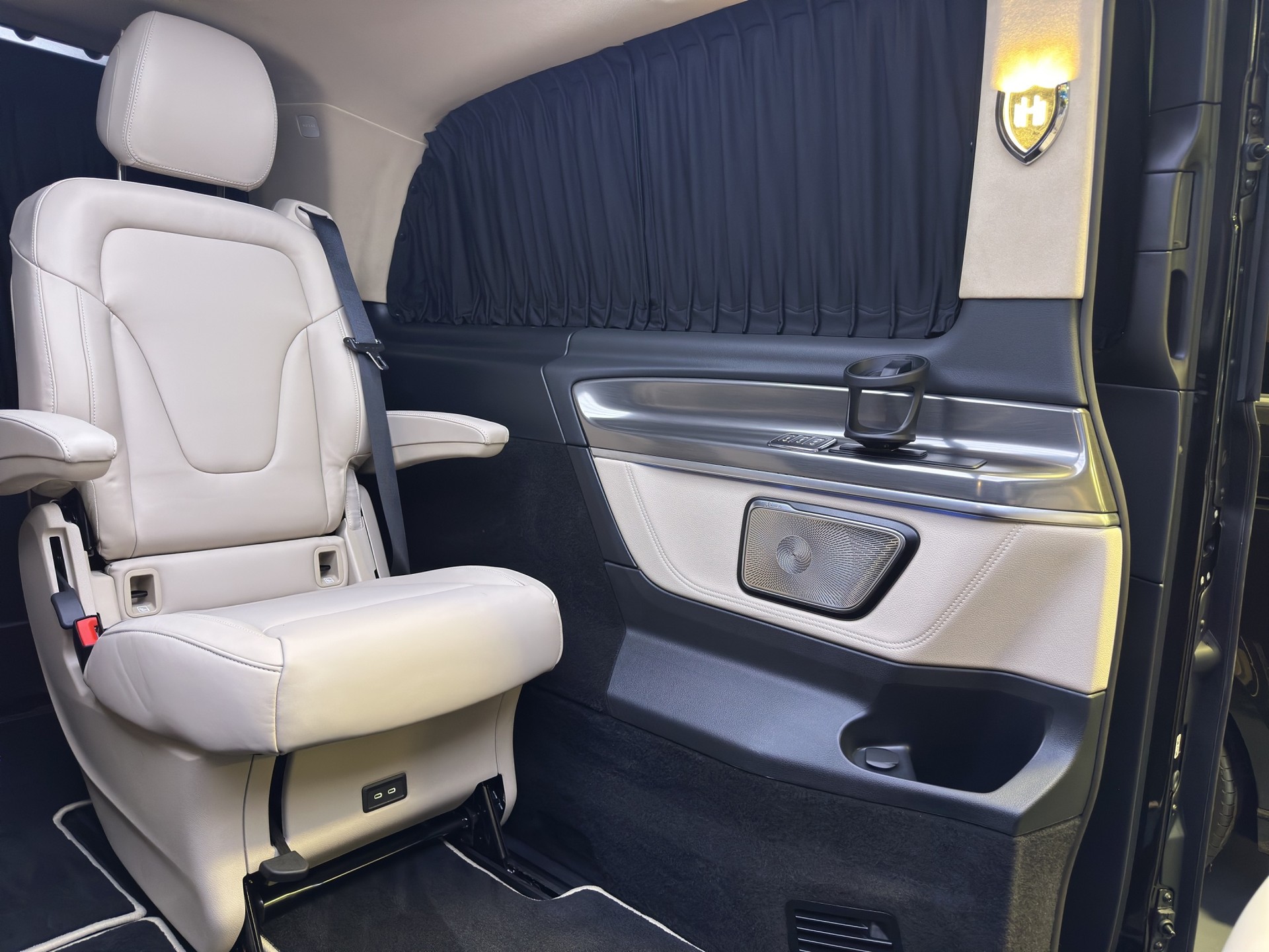 MERCEDES-BENZ MERCEDES-BENZ V 300 d Extra-Lang 4matic Exclusive FALCON AVERS V.I.P-image-43