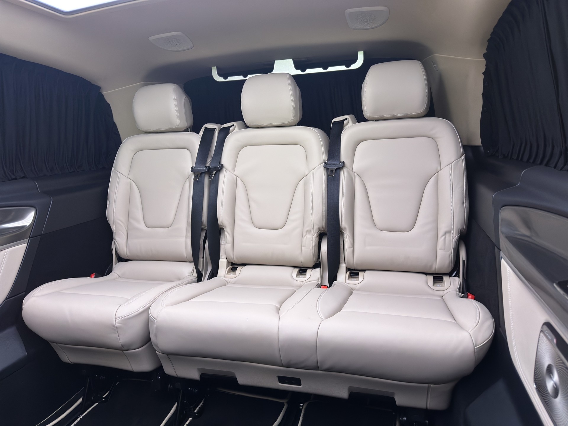 MERCEDES-BENZ MERCEDES-BENZ V 300 d Extra-Lang 4matic Exclusive FALCON AVERS V.I.P-image-46