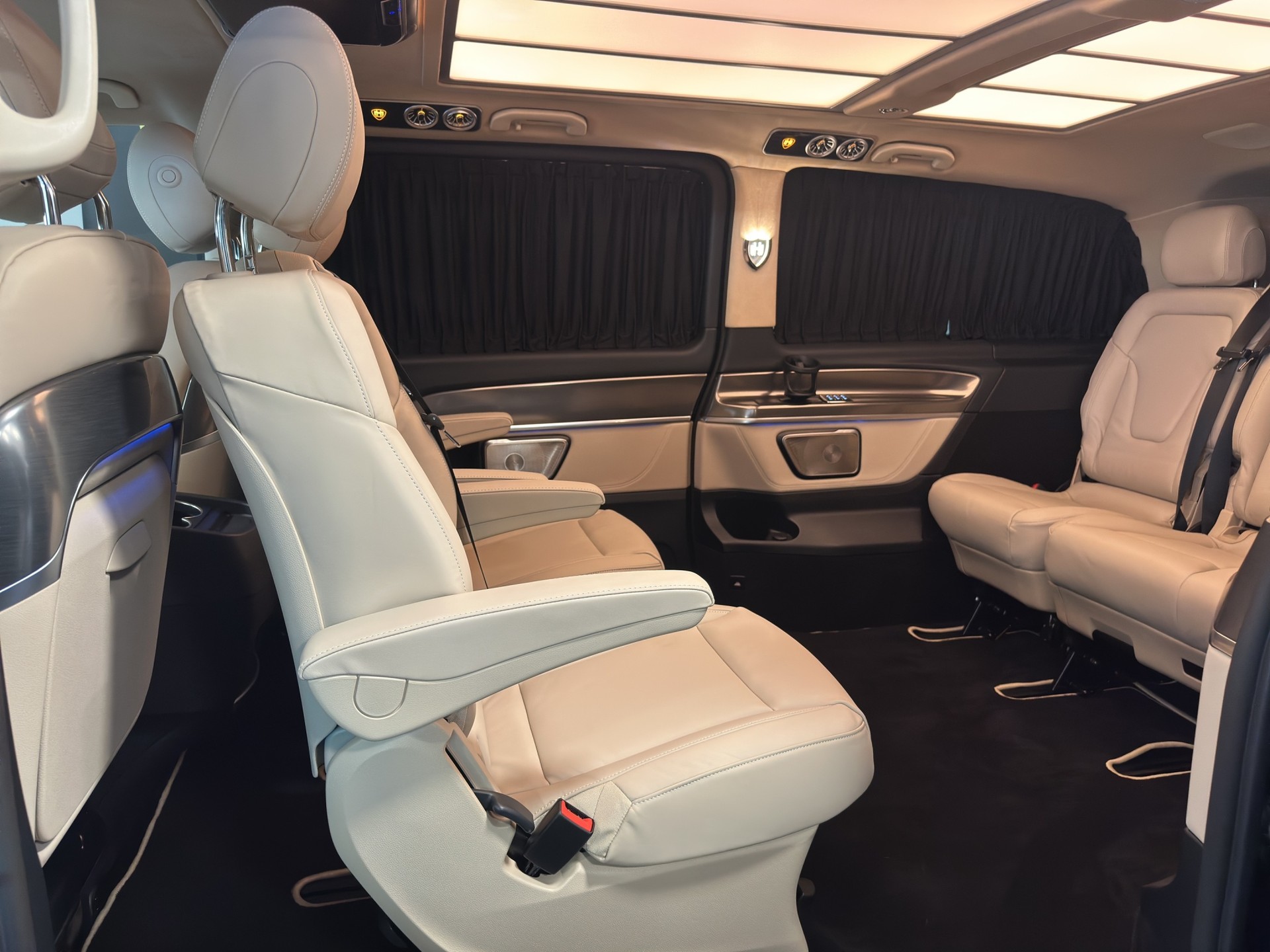 MERCEDES-BENZ MERCEDES-BENZ V 300 d Extra-Lang 4matic Exclusive FALCON AVERS V.I.P-image-36