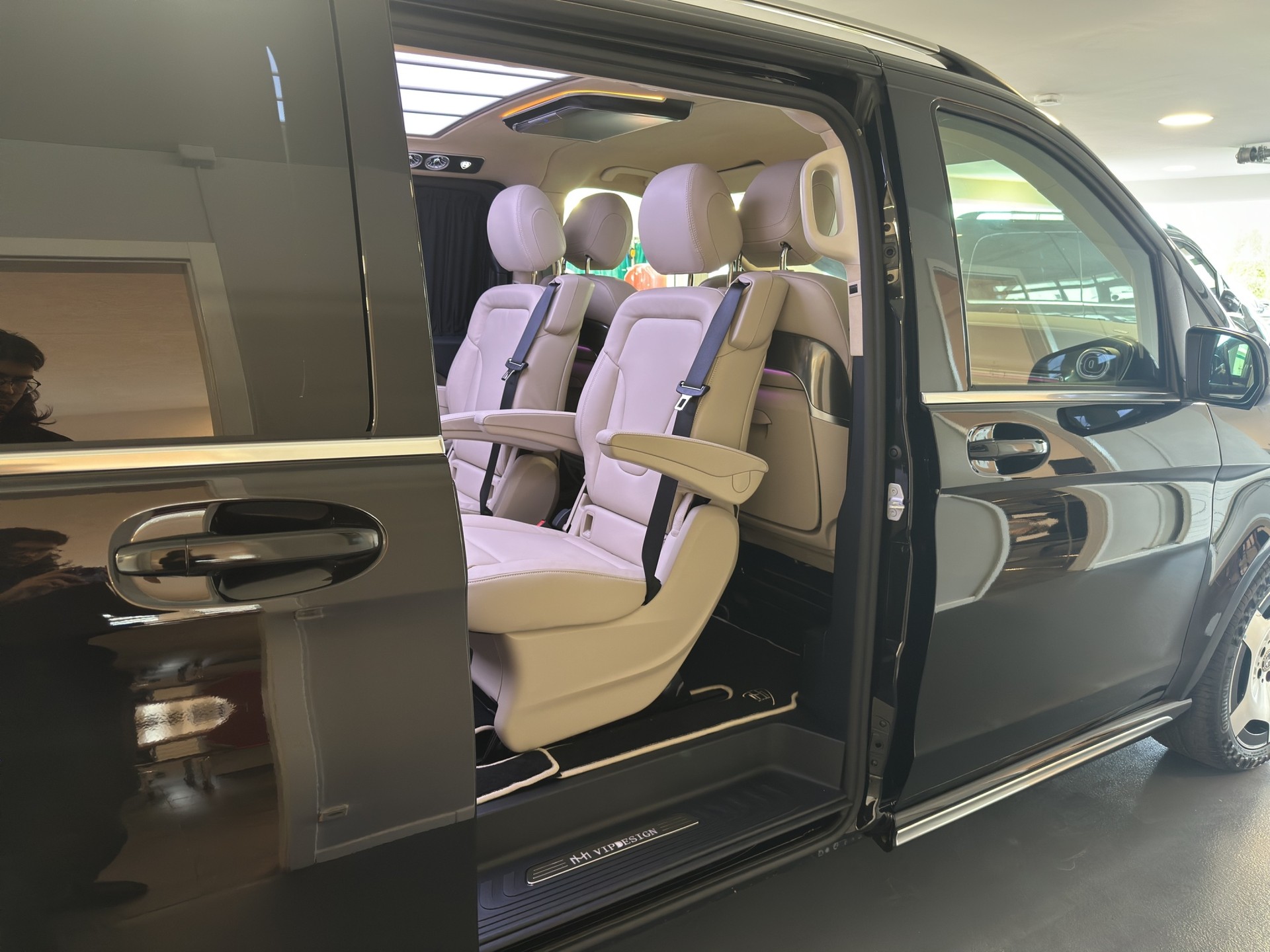 MERCEDES-BENZ MERCEDES-BENZ V 300 d Extra-Lang 4matic Exclusive FALCON AVERS V.I.P-image-31