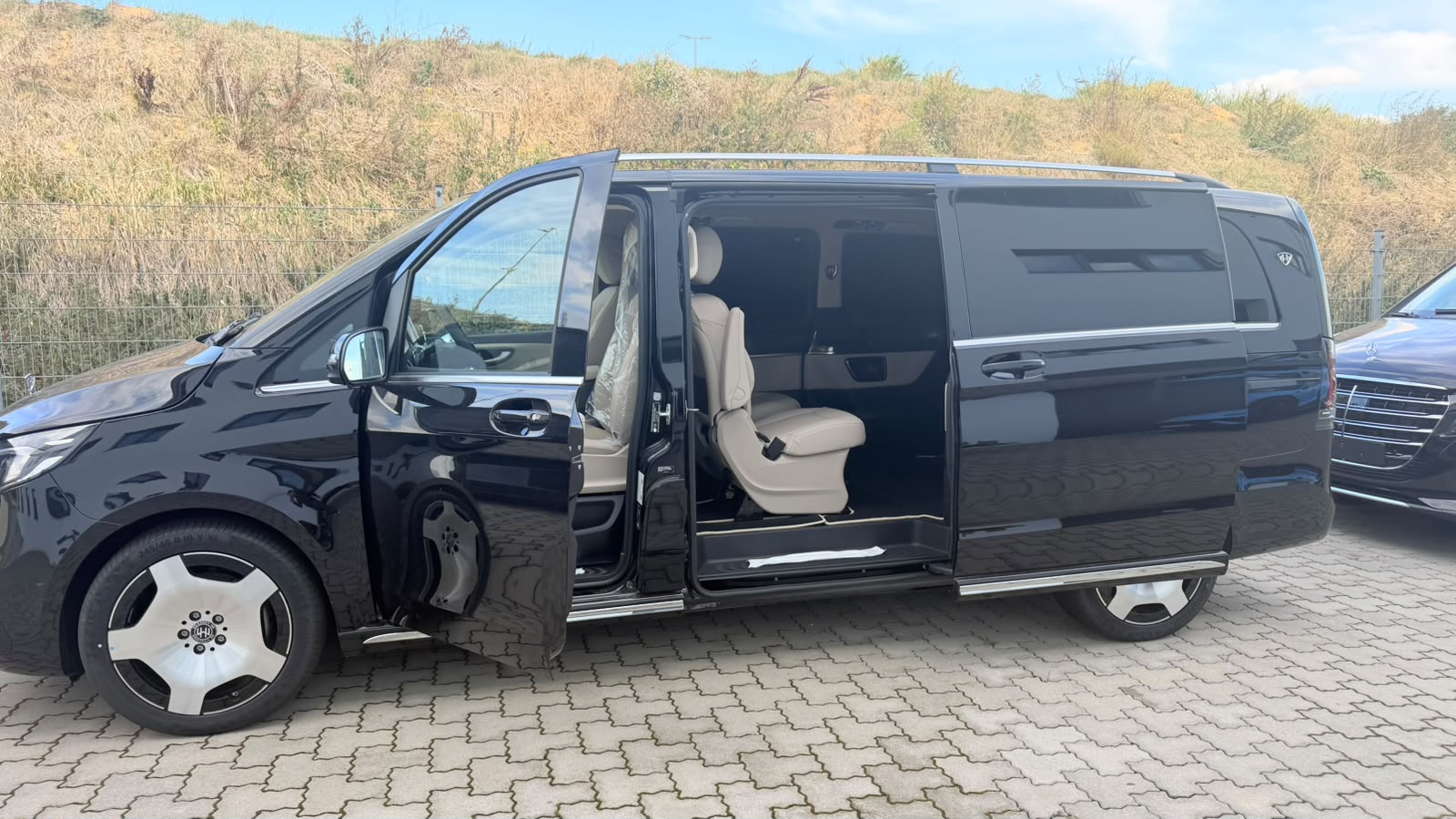 MERCEDES-BENZ MERCEDES-BENZ V 300 d Extra-Lang 4matic Exclusive FALCON AVERS V.I.P-image-29