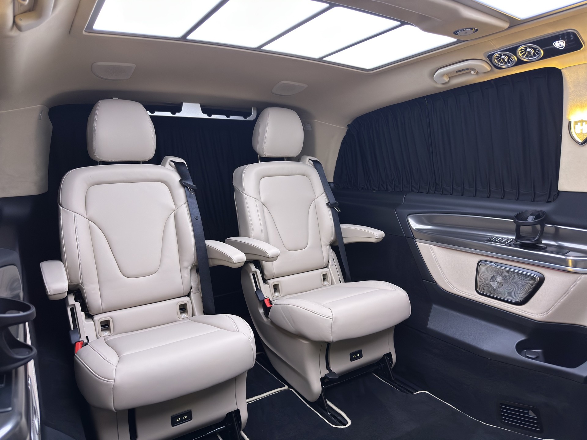MERCEDES-BENZ MERCEDES-BENZ V 300 d Extra-Lang 4matic Exclusive FALCON AVERS V.I.P-image-40