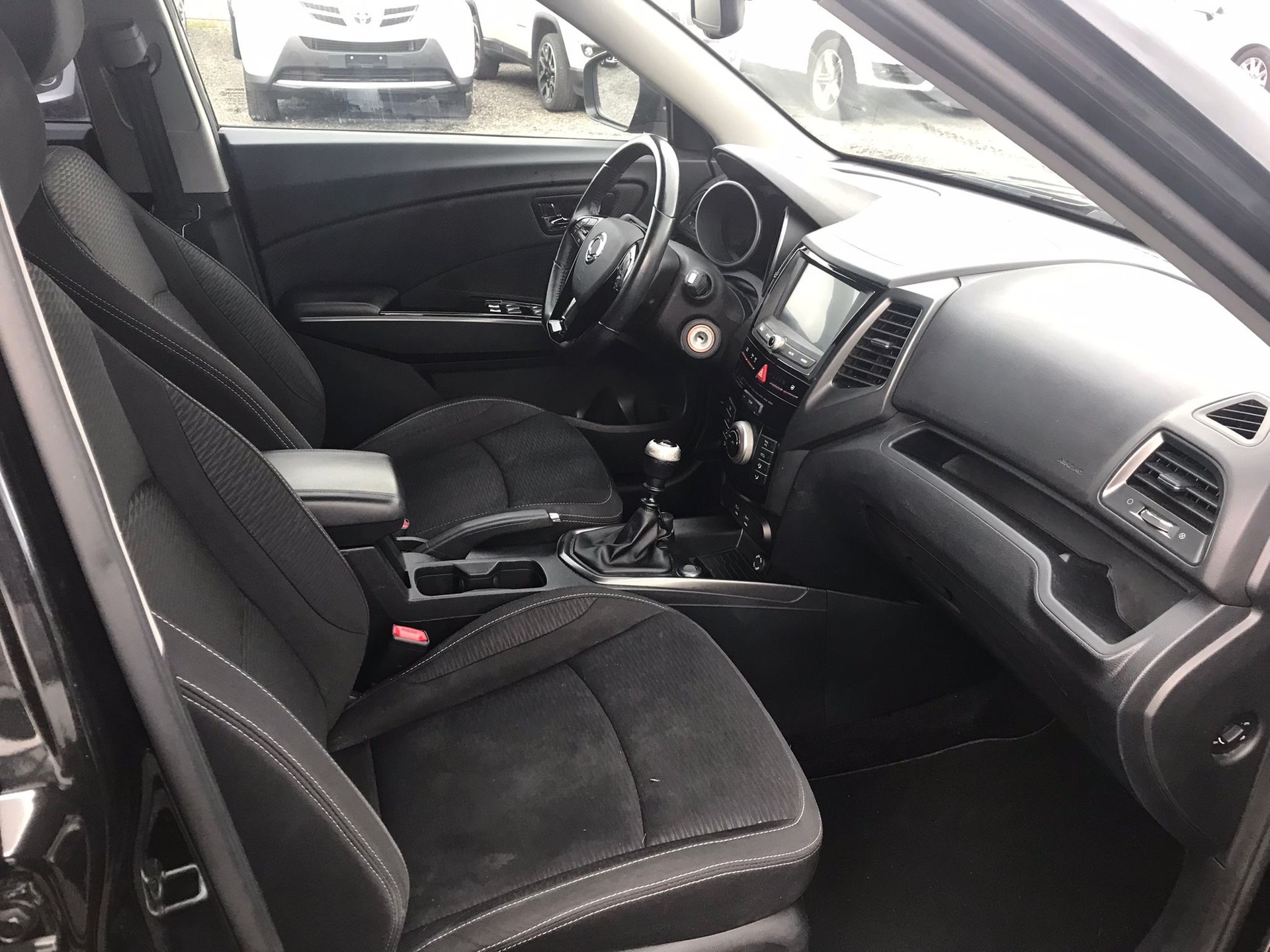 KGM-SsangYong XLV 1.6 e-XGi Crystal 2WD-image-5