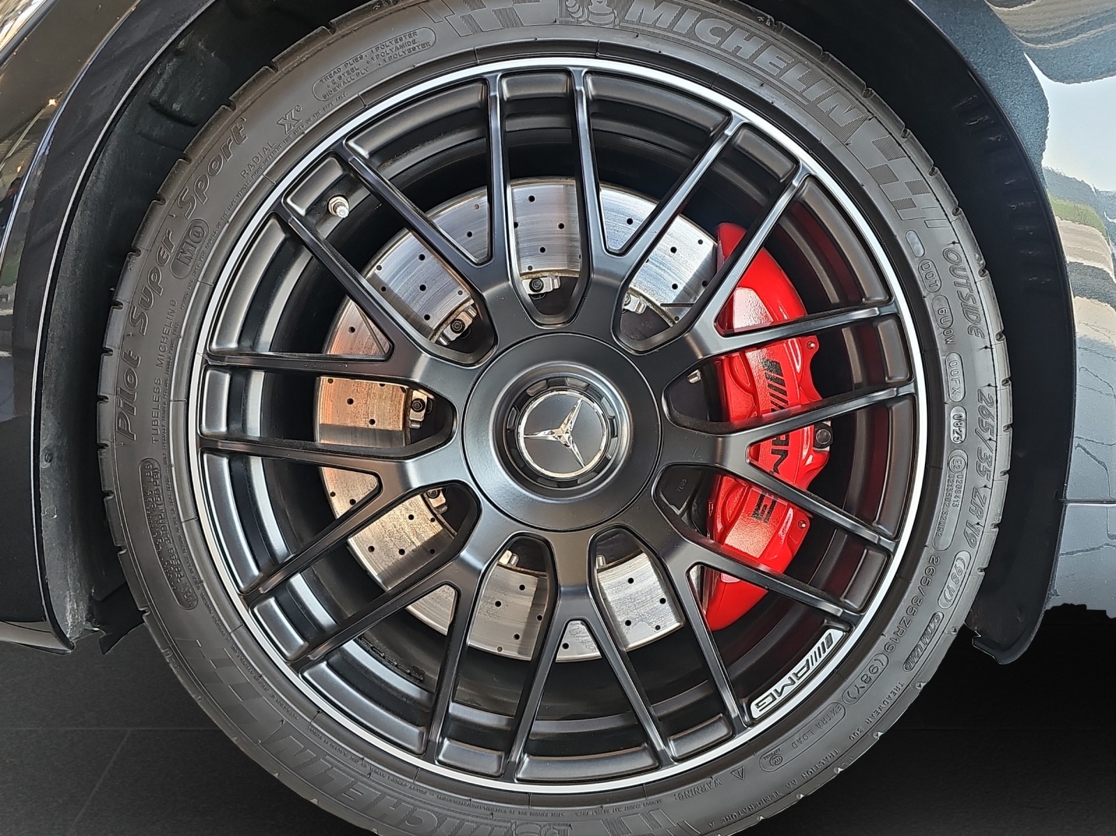MERCEDES-BENZ AMG GT C Roadster Speedshift DCT-image-14