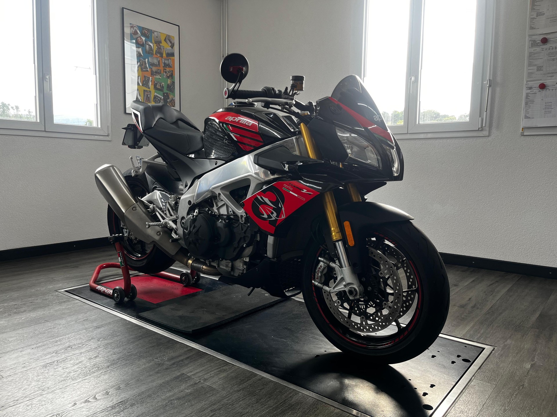 APRILIA Tuono V4 1100 RR-image-1