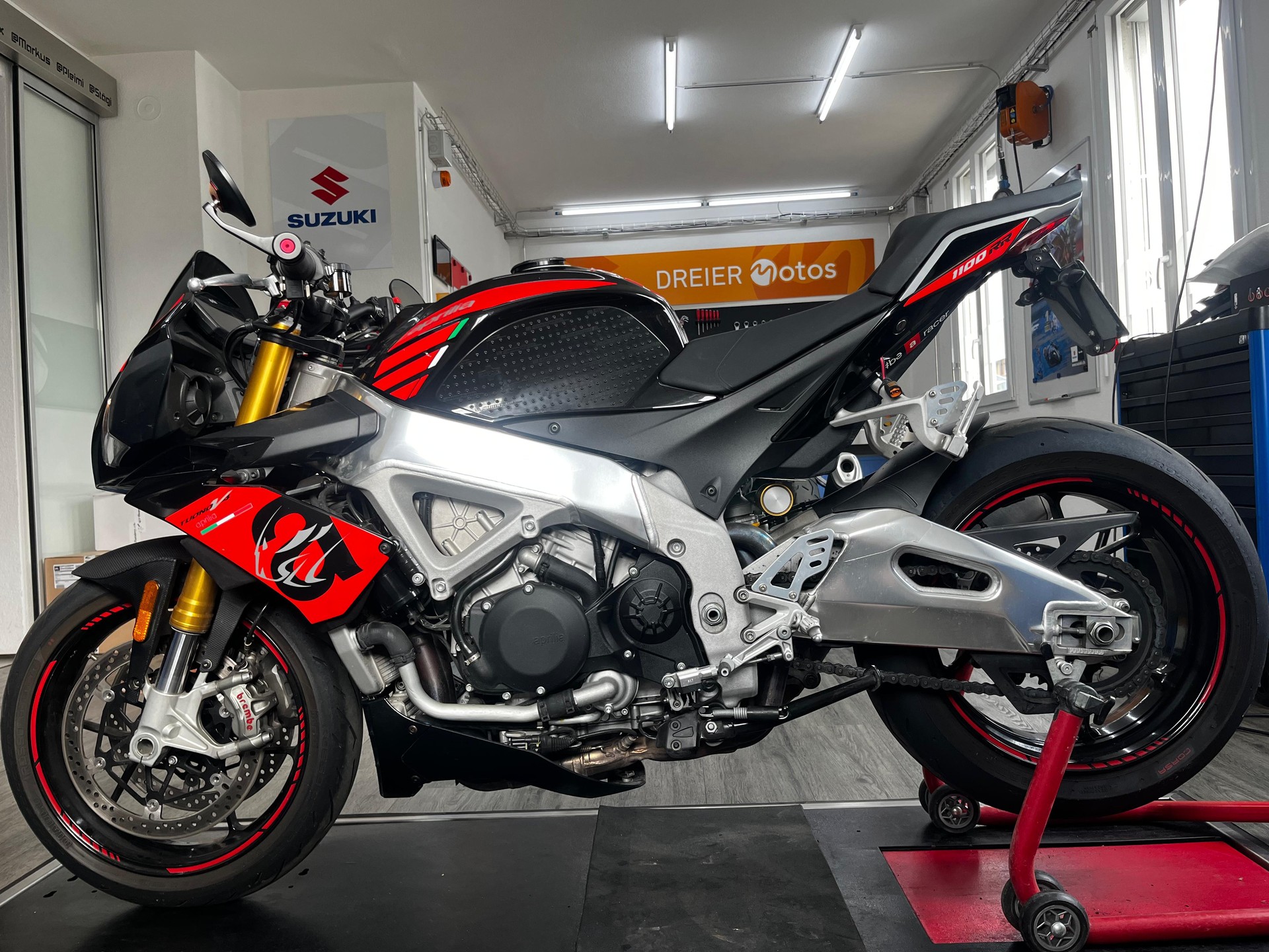 APRILIA Tuono V4 1100 RR-image-3