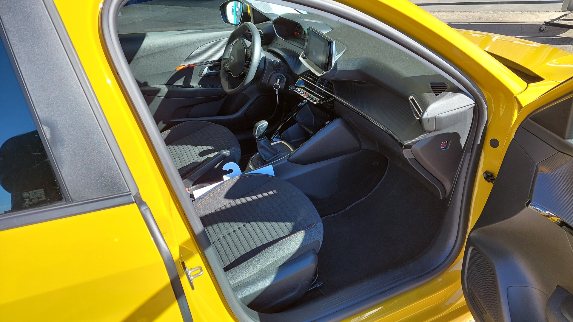 PEUGEOT 208 1.2 PureTech Active Pack-image-2