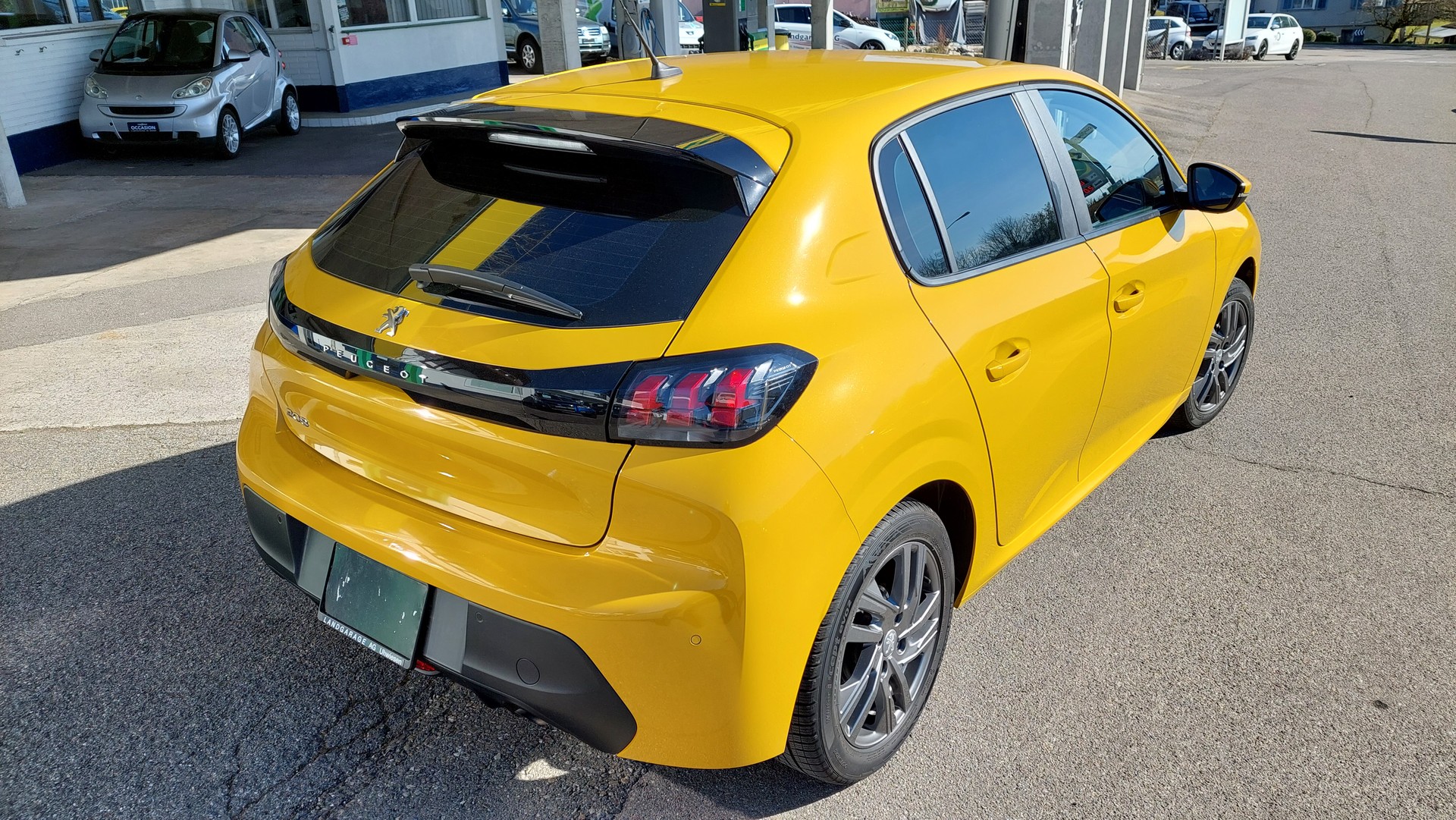 PEUGEOT 208 1.2 PureTech Active Pack-image-3