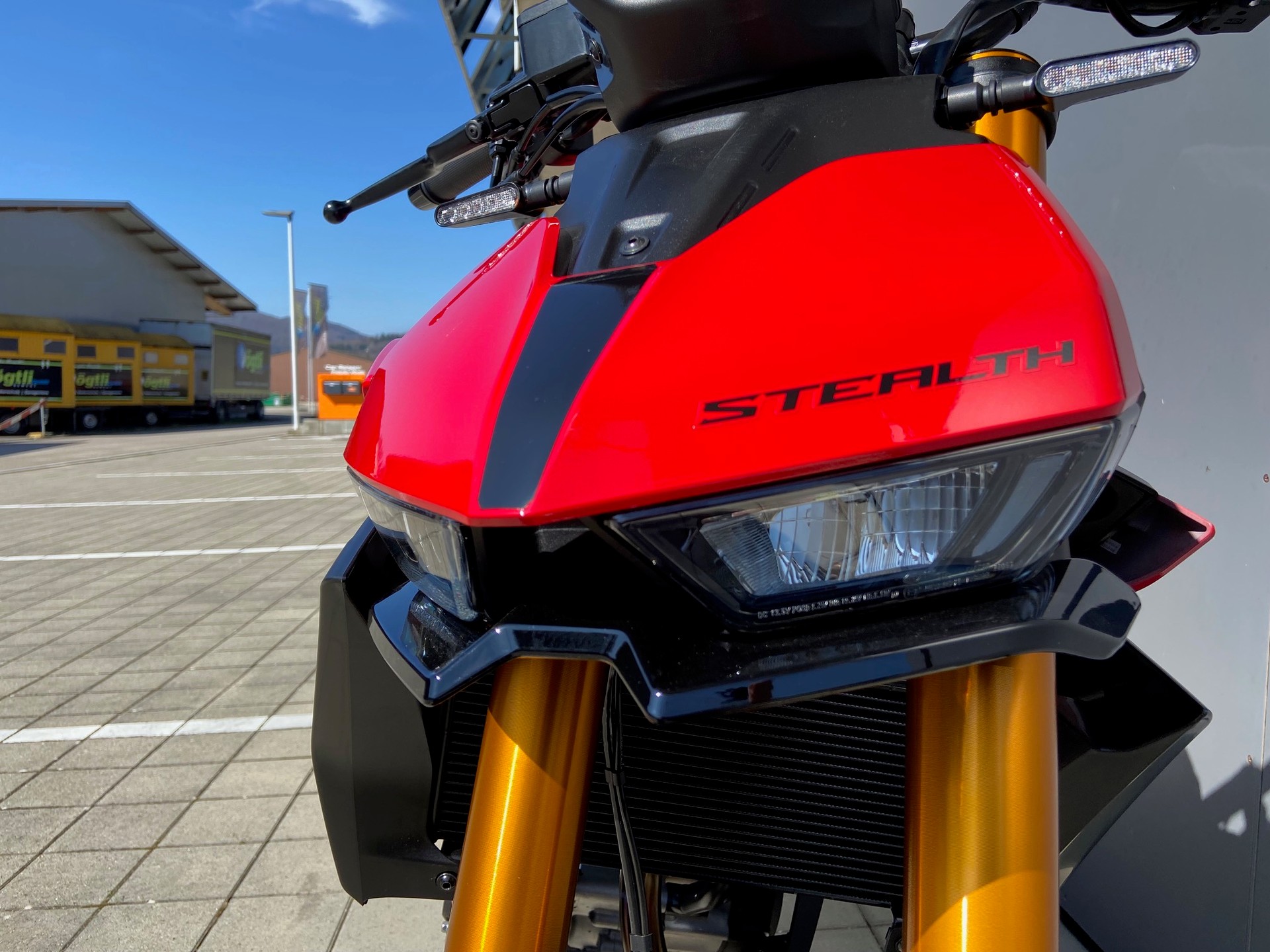 FANTIC STEALTH 125-image-4