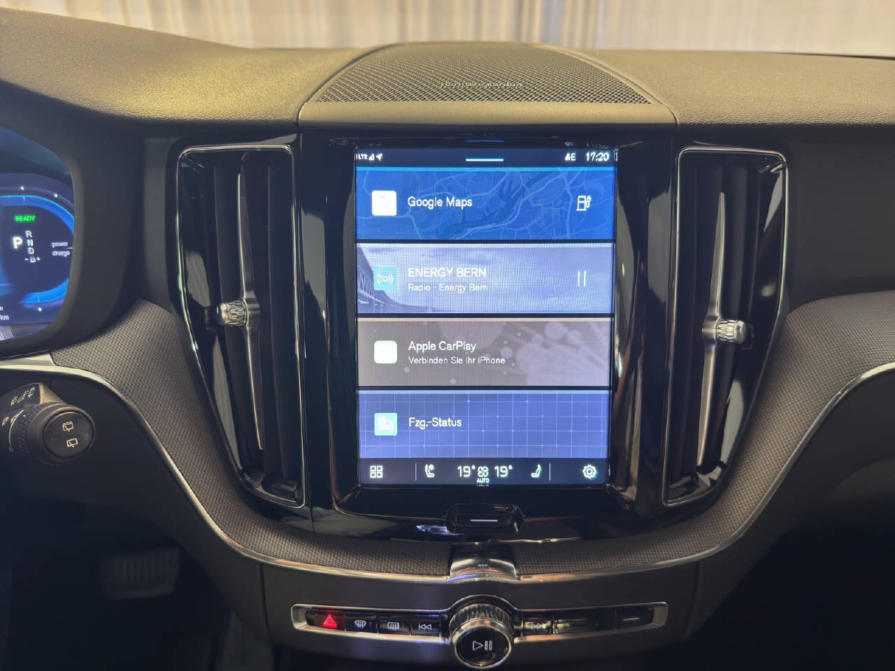 VOLVO XC60 2.0 T6 TE Plus Dark eAWD-image-12