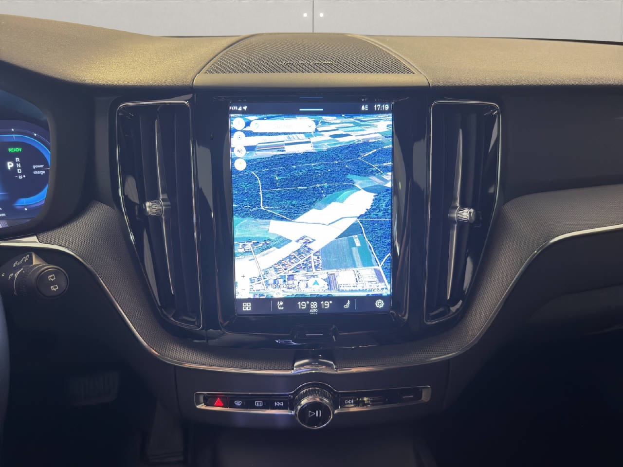 VOLVO XC60 2.0 T6 TE Plus Dark eAWD-image-10