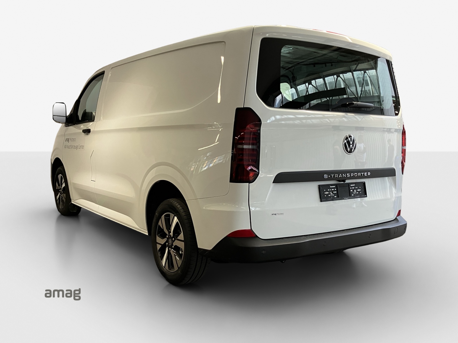 VW e-Transporter 70 kWh-showroom-element-2