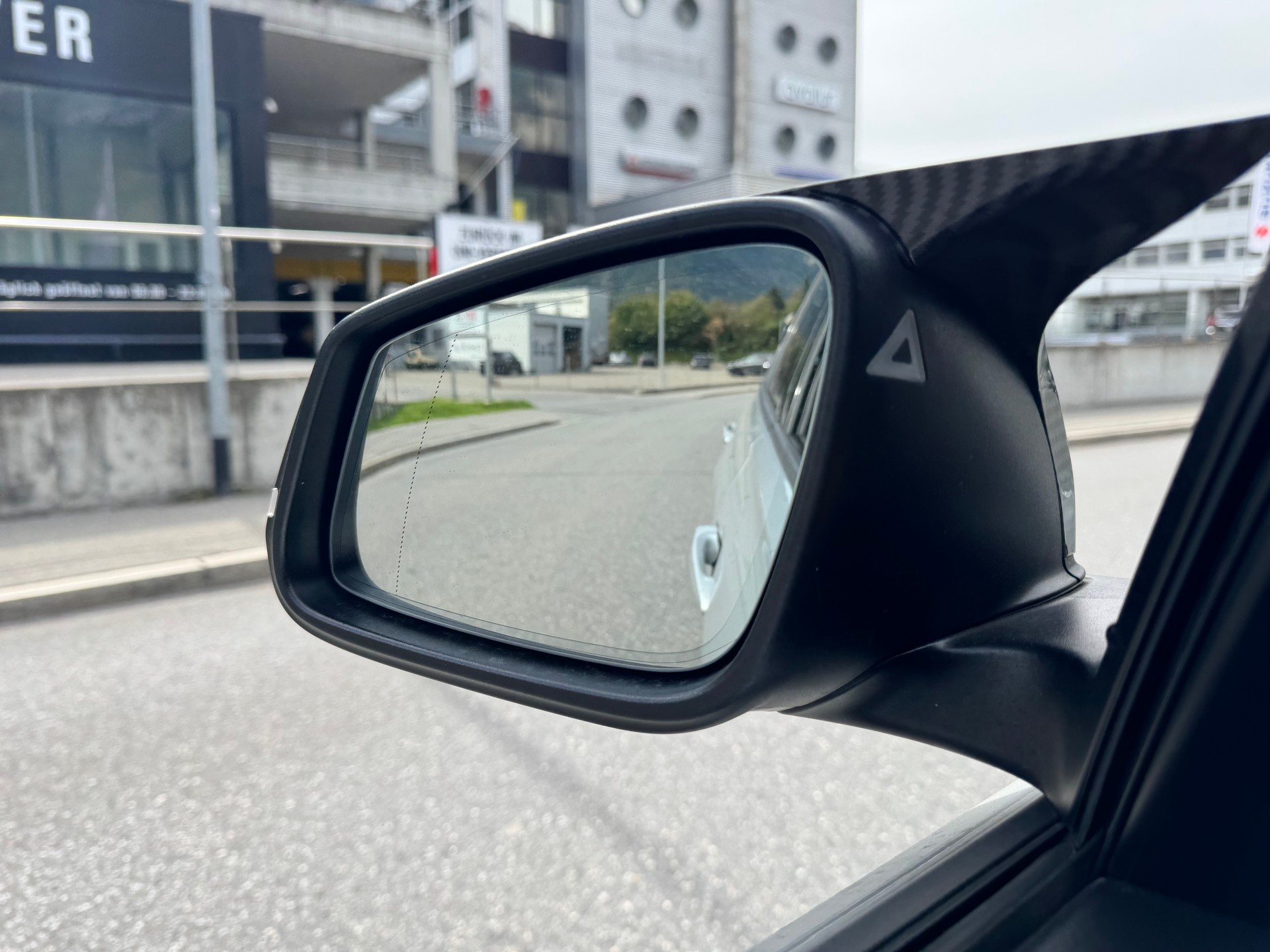 BMW 320d xDrive Edition Sport Line Steptronic-image-14