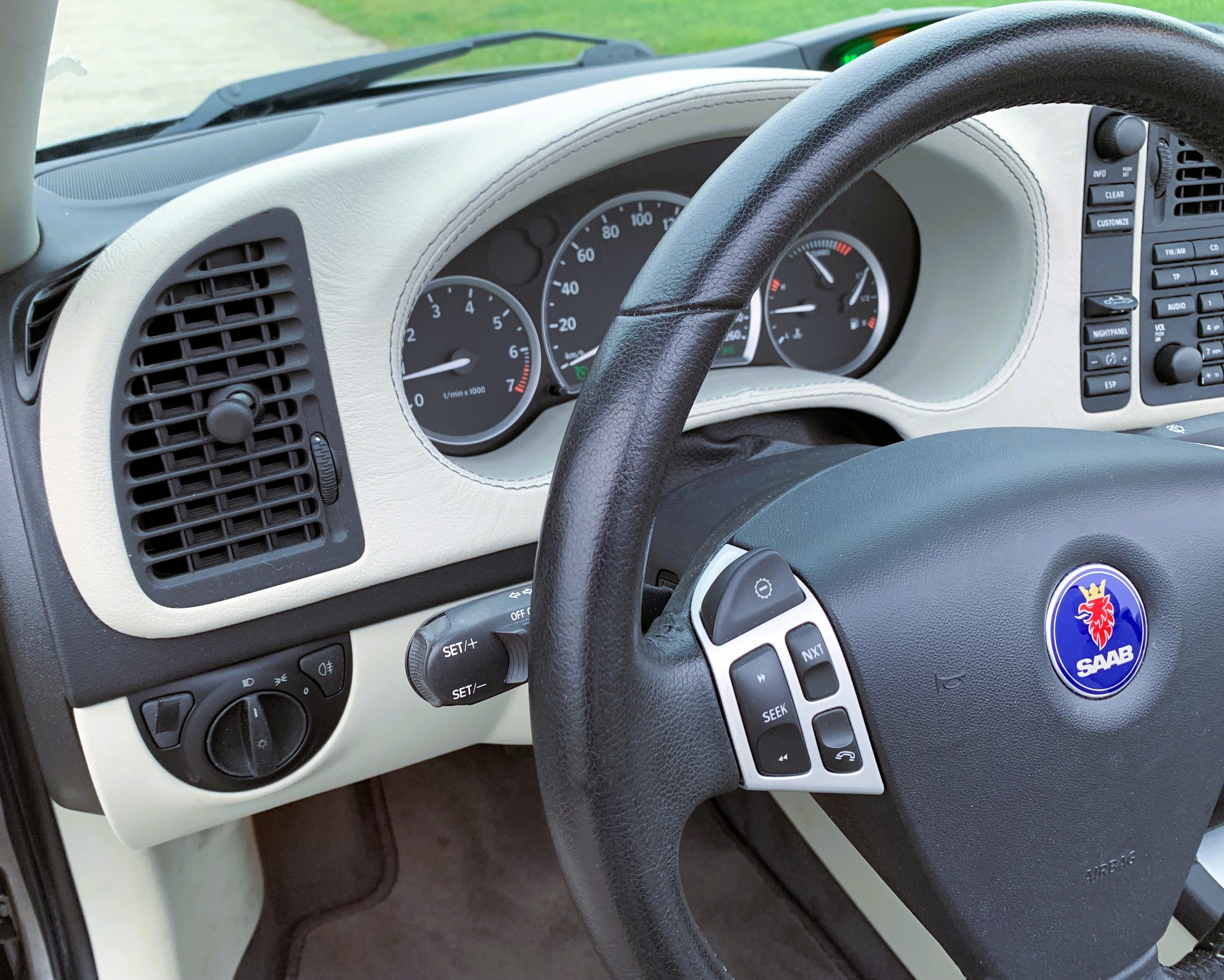 SAAB 9-3 2.0T Aero Cabrio-image-17