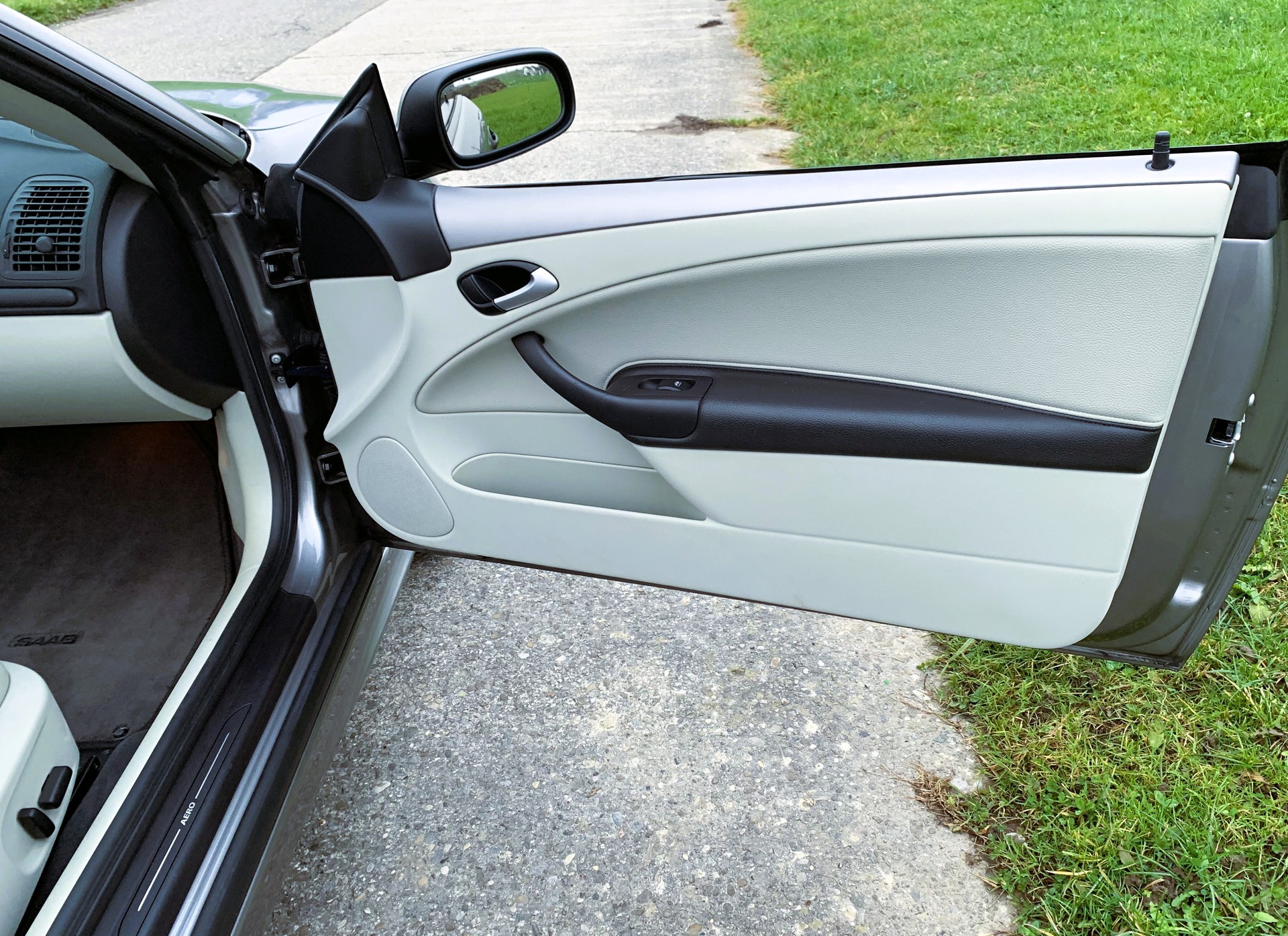 SAAB 9-3 2.0T Aero Cabrio-image-21