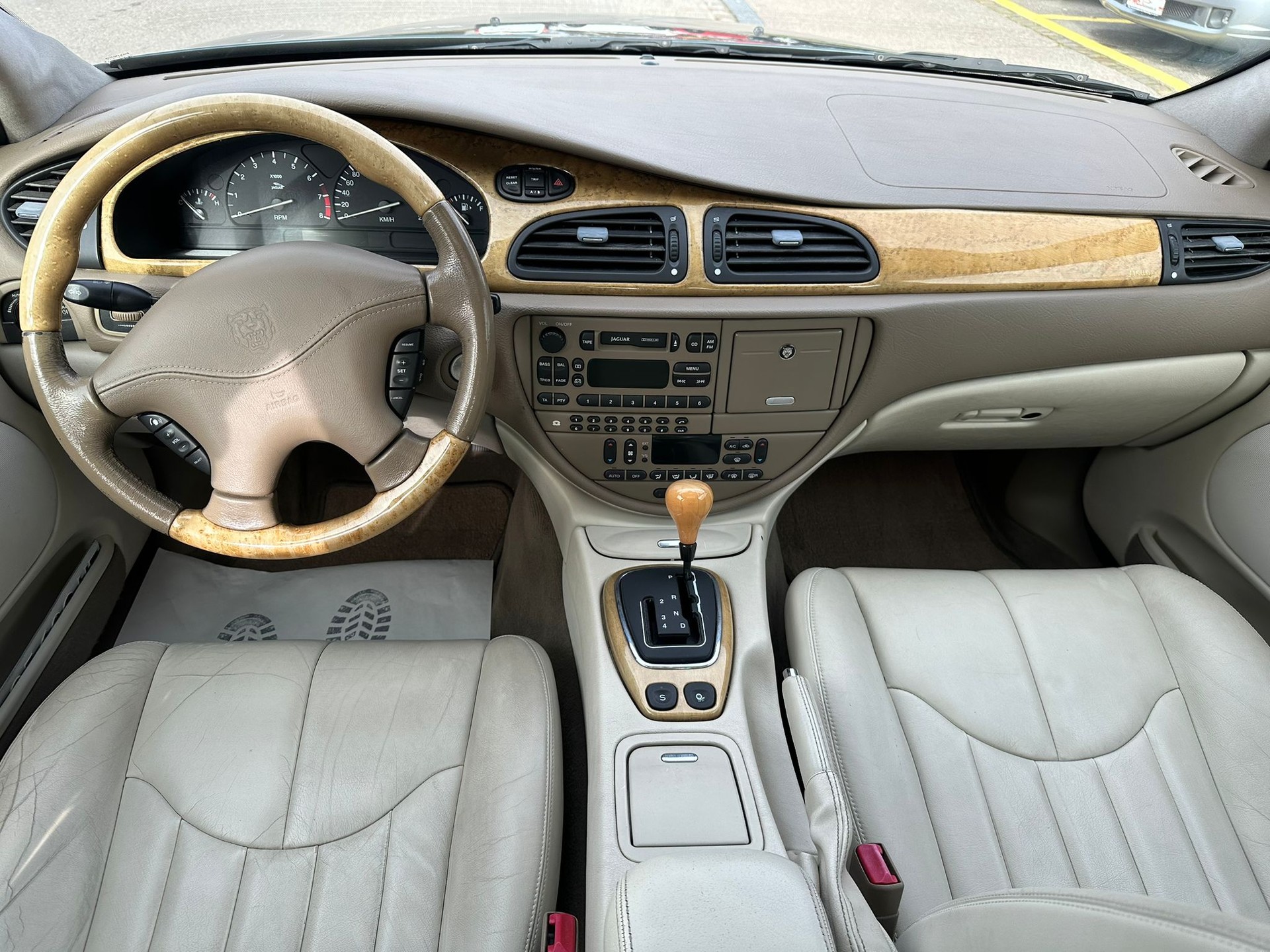 JAGUAR S-Type 4.0 V8-image-9
