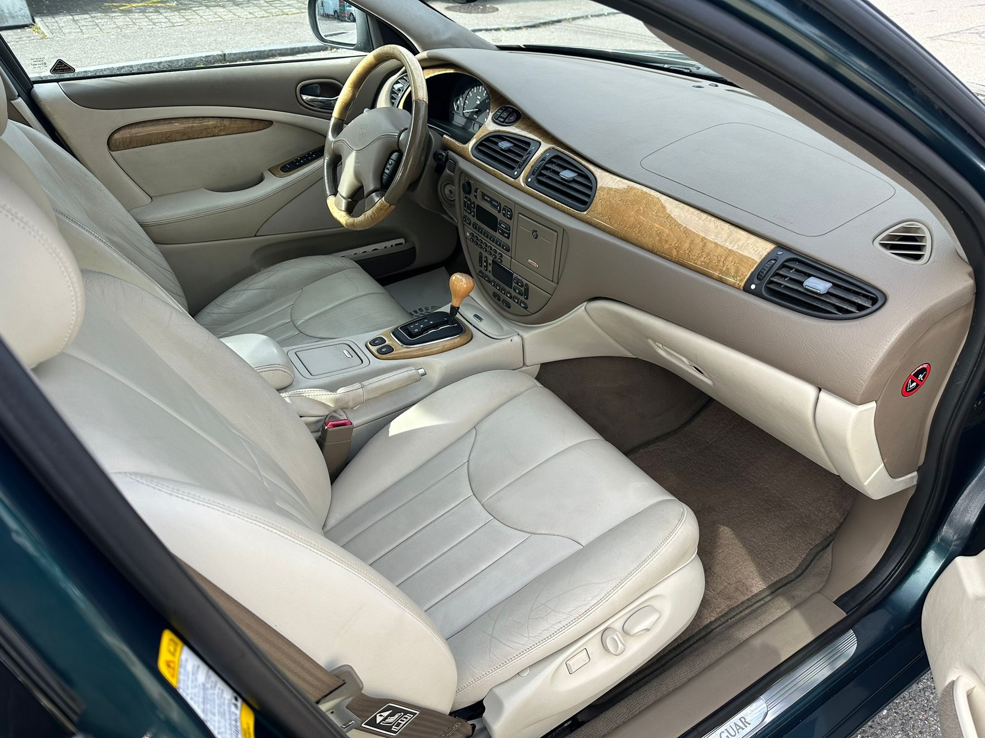 JAGUAR S-Type 4.0 V8-image-10