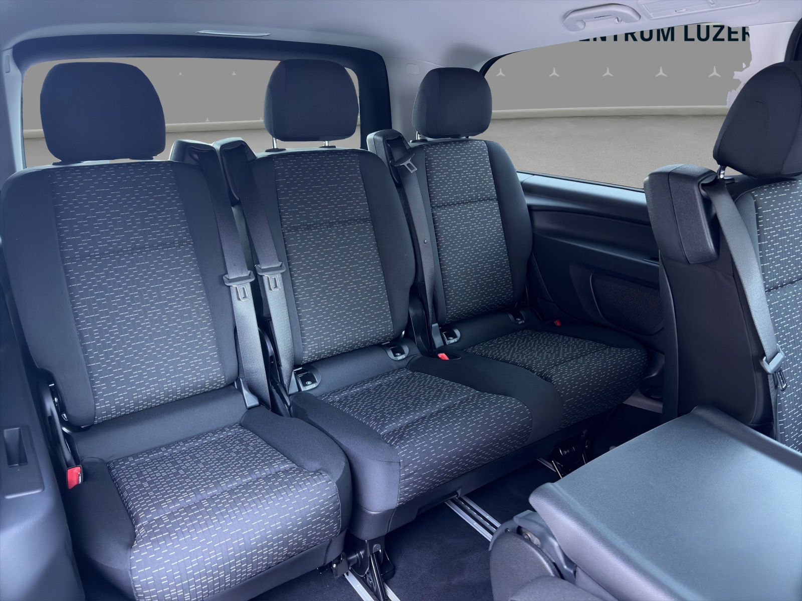 MERCEDES-BENZ Vito 116 CDI Lang Tourer FAMILY 9G-Tronic 4M Select-image-11