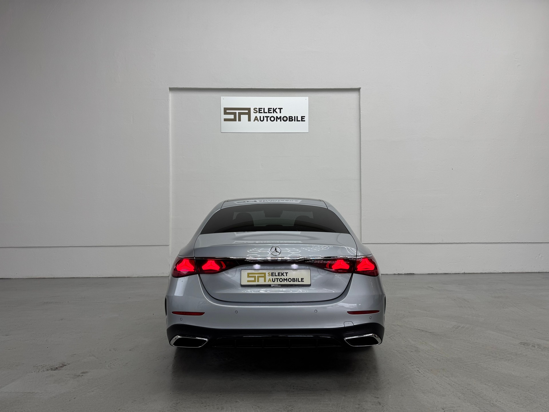 MERCEDES-BENZ E 220 d 4Matic 9G-Tronic-image-4