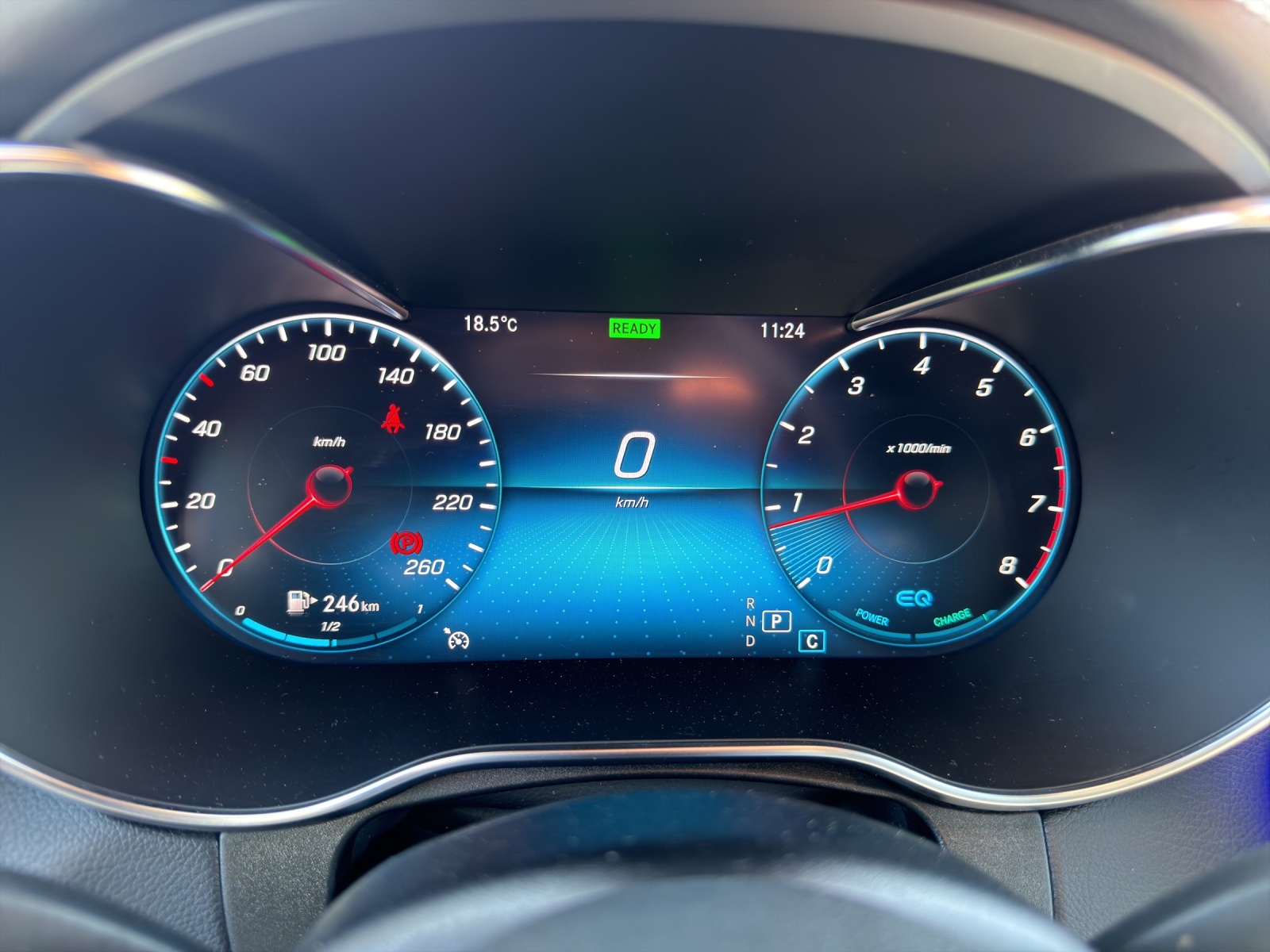 MERCEDES-BENZ GLC 300 AMG Line 4Matic 9G-Tronic-image-13
