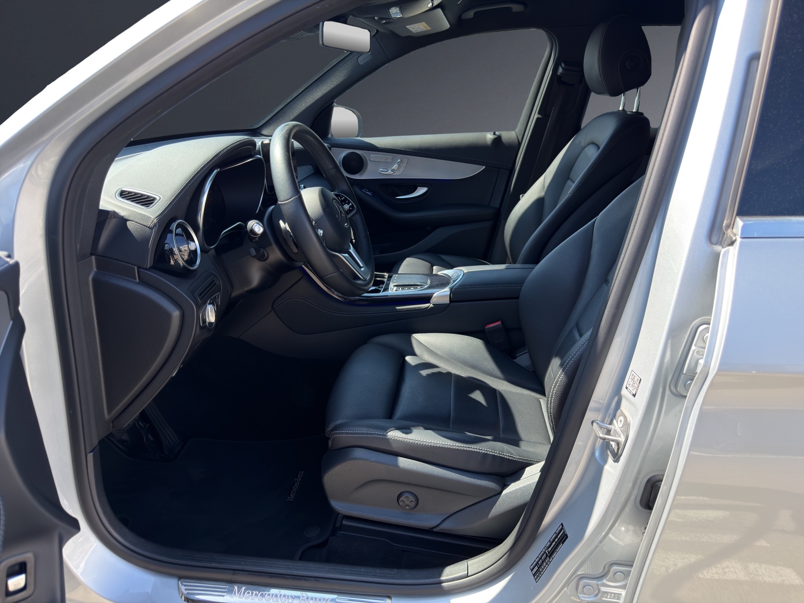MERCEDES-BENZ GLC 300 AMG Line 4Matic 9G-Tronic-image-7