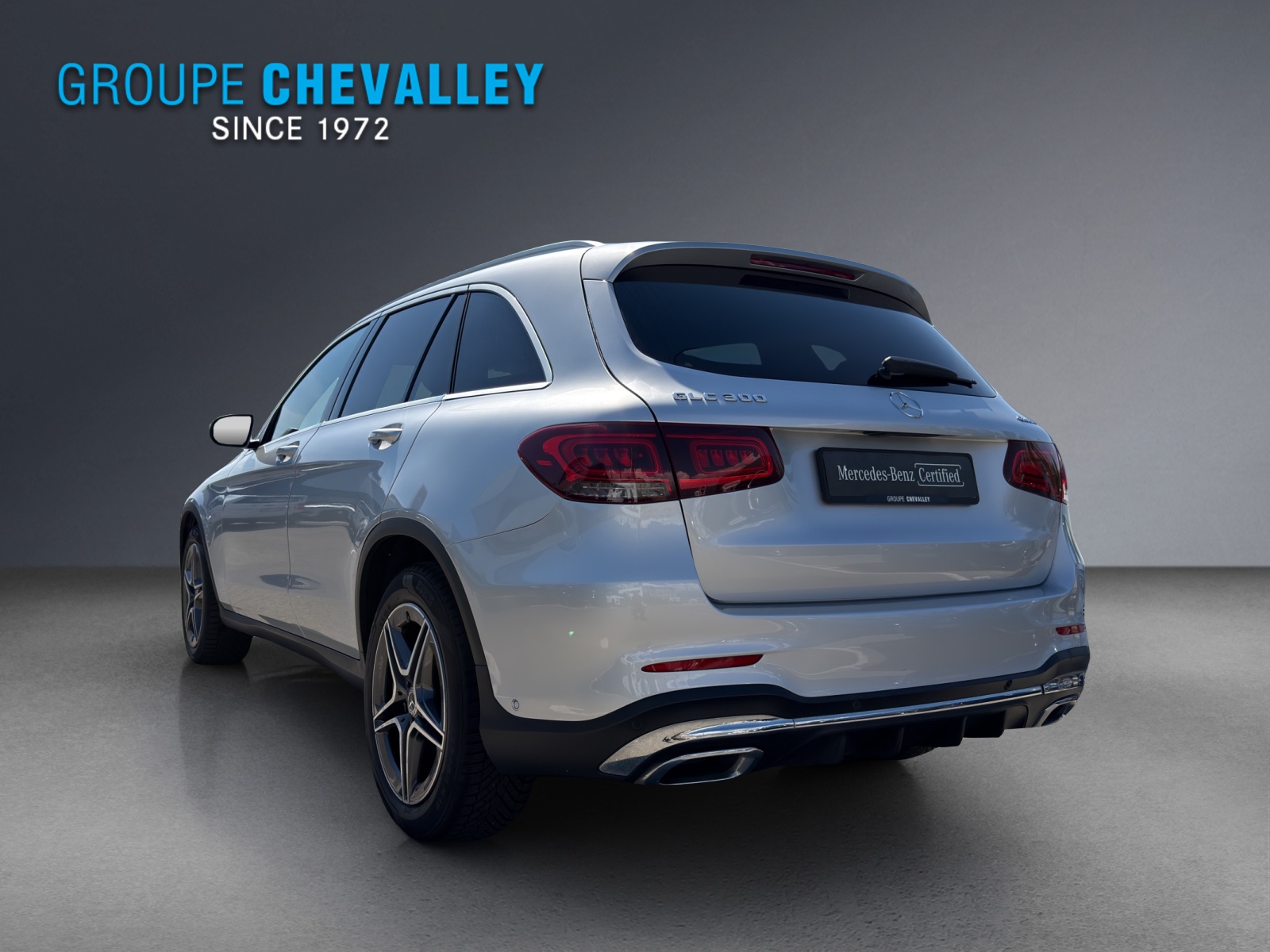 MERCEDES-BENZ GLC 300 AMG Line 4Matic 9G-Tronic-showroom-element-3