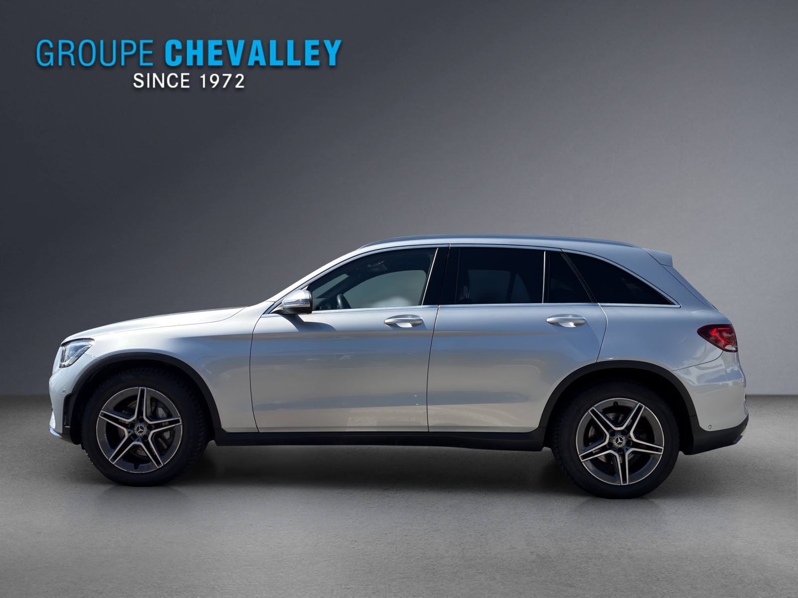 MERCEDES-BENZ GLC 300 AMG Line 4Matic 9G-Tronic-showroom-element-2