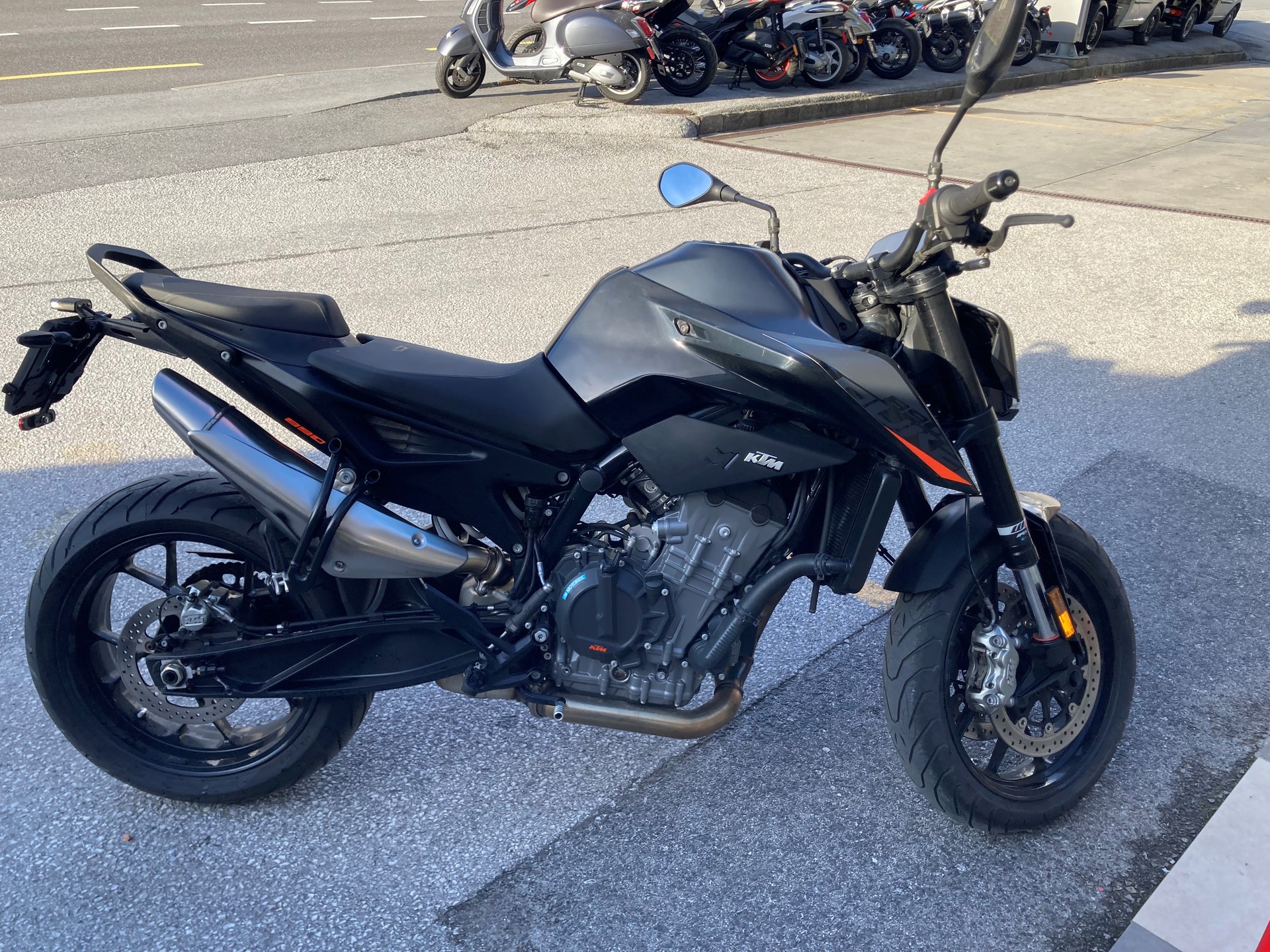 KTM 890 Duke-image-0