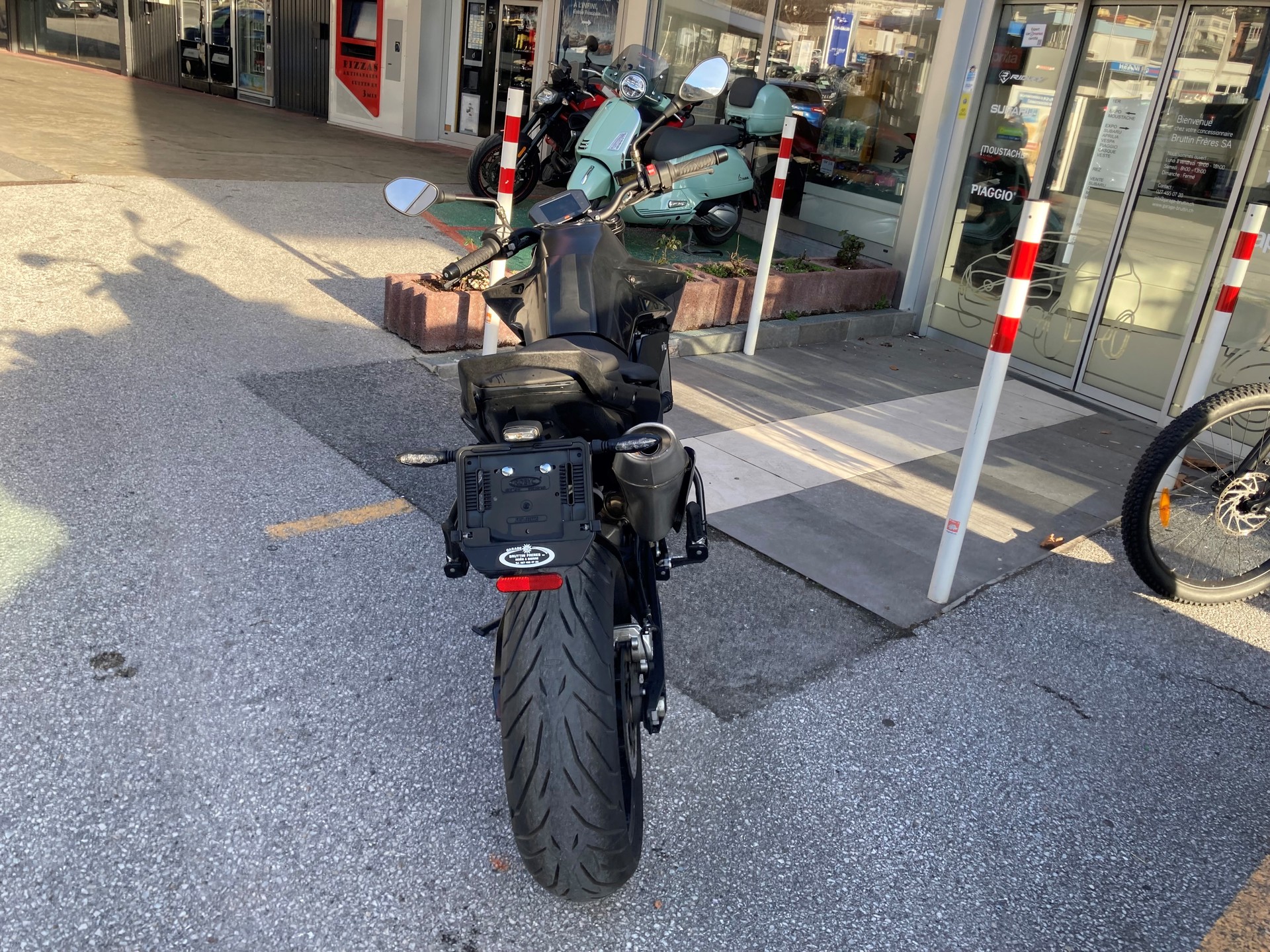 KTM 890 Duke-image-5