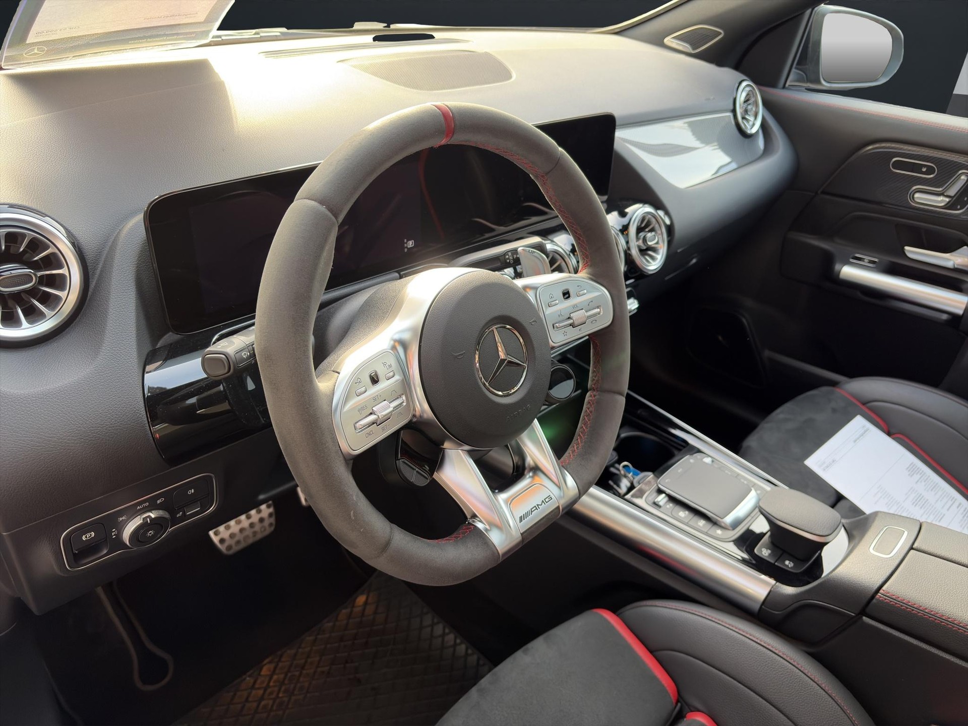 MERCEDES-BENZ GLA 45 S AMG 4matic+-image-9