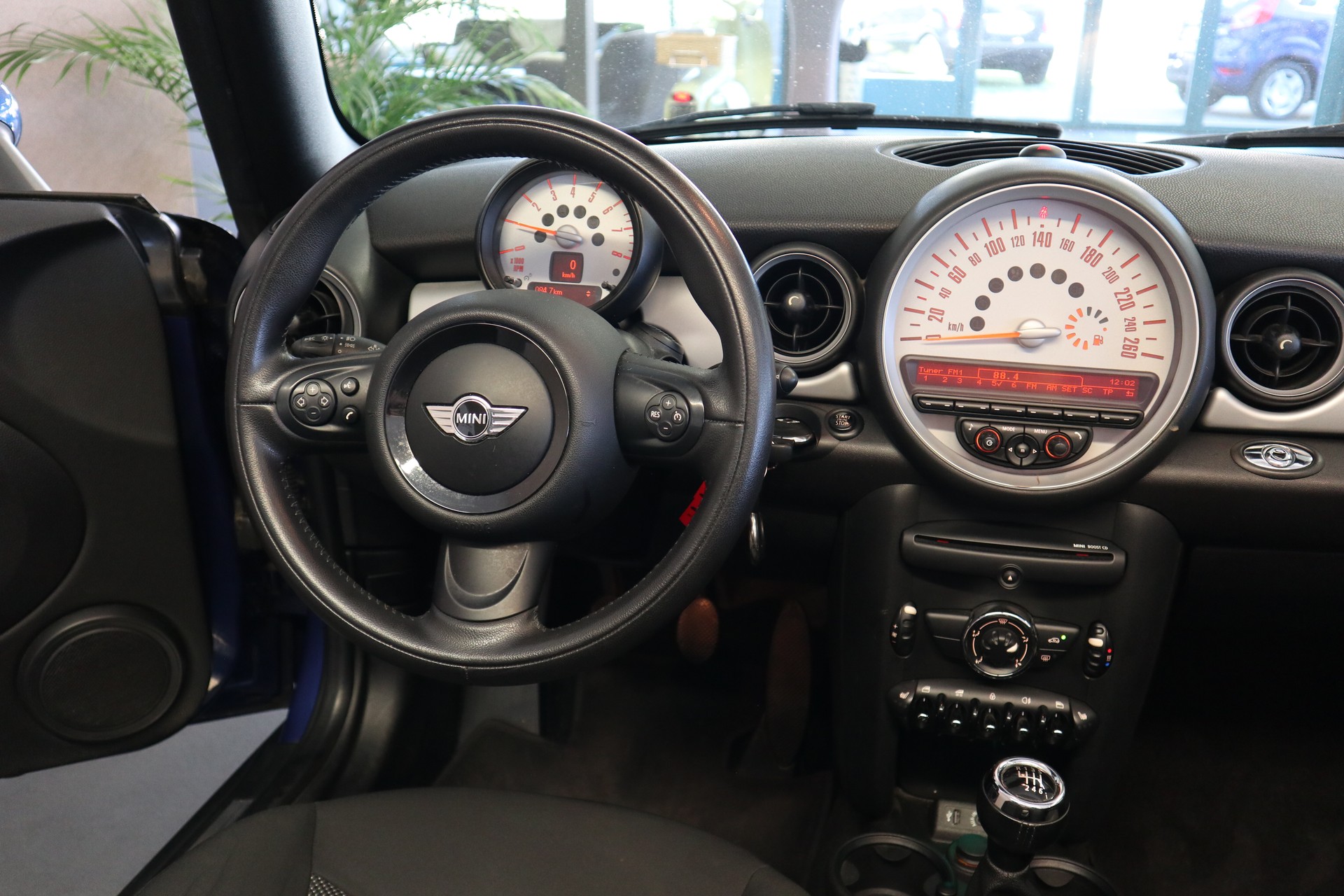 MINI Cabrio R57 1.6i Cooper-image-12