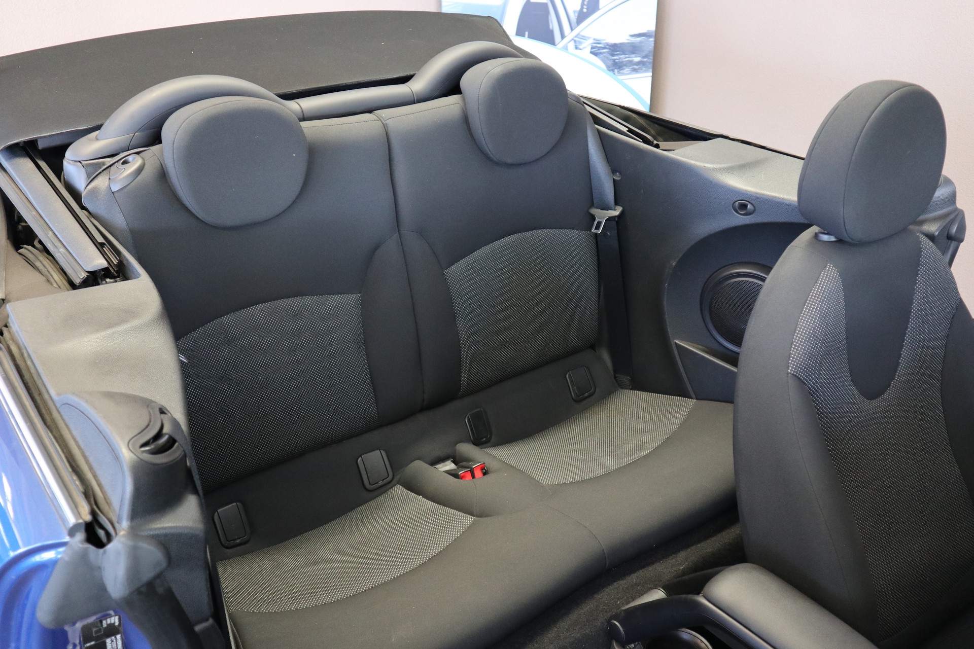 MINI Cabrio R57 1.6i Cooper-image-7