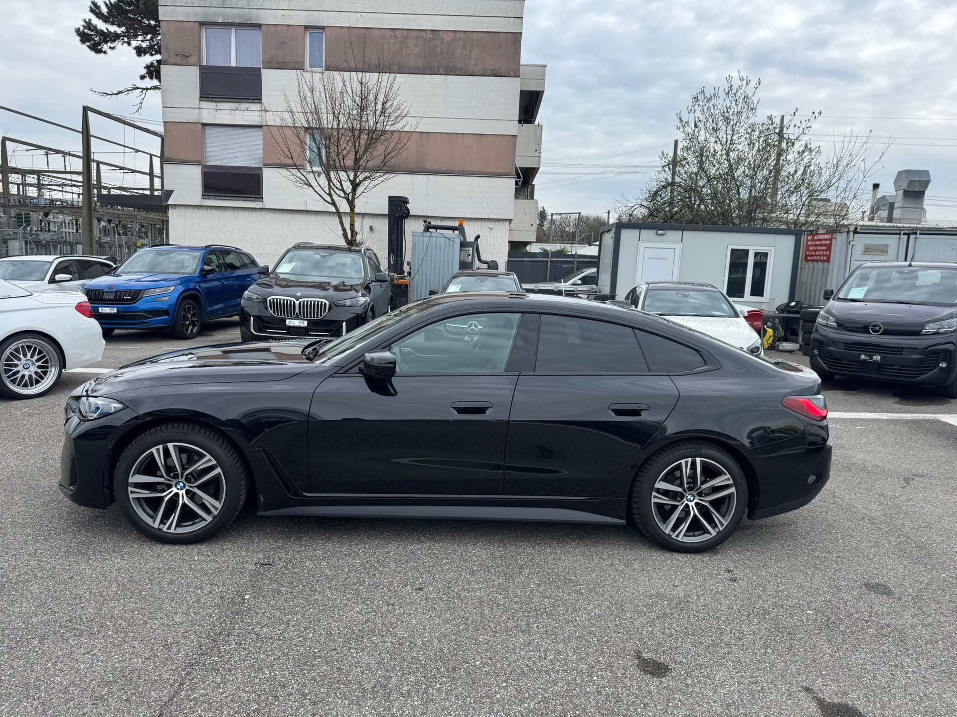 BMW 420i Gran Coupé Steptronic vehicule Suisse 🇨🇭-showroom-element-2