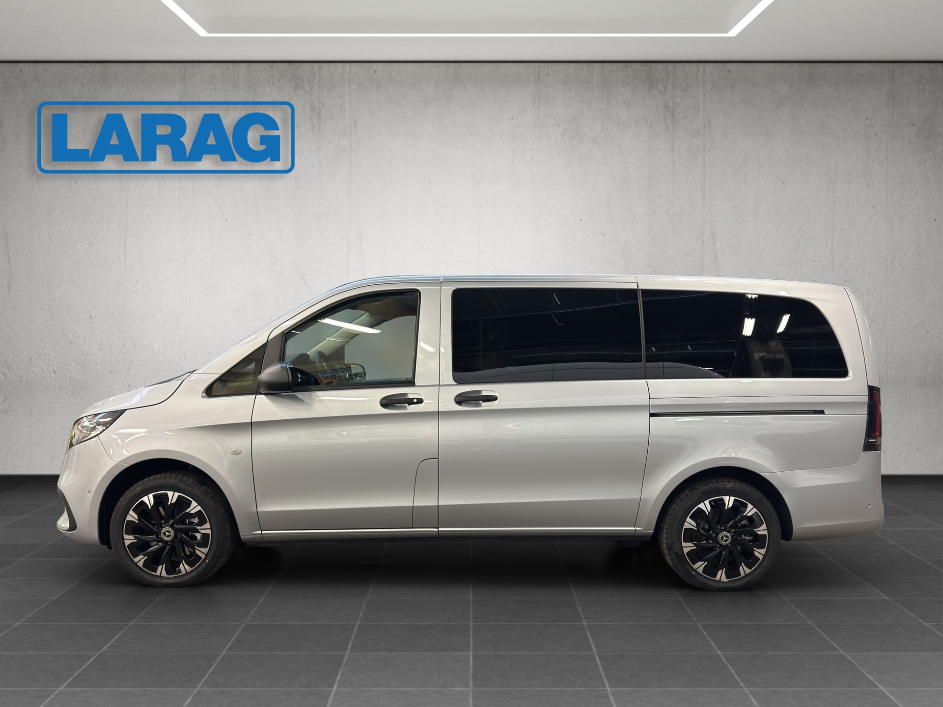 MERCEDES-BENZ Vito 116 CDI Lang Tourer 9G-Tronic 4M Select-image-2