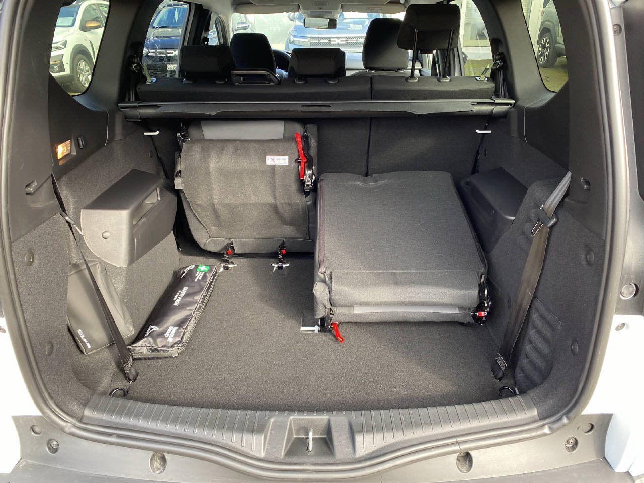 DACIA Jogger 1.6 Hybrid Extreme 7P-image-9