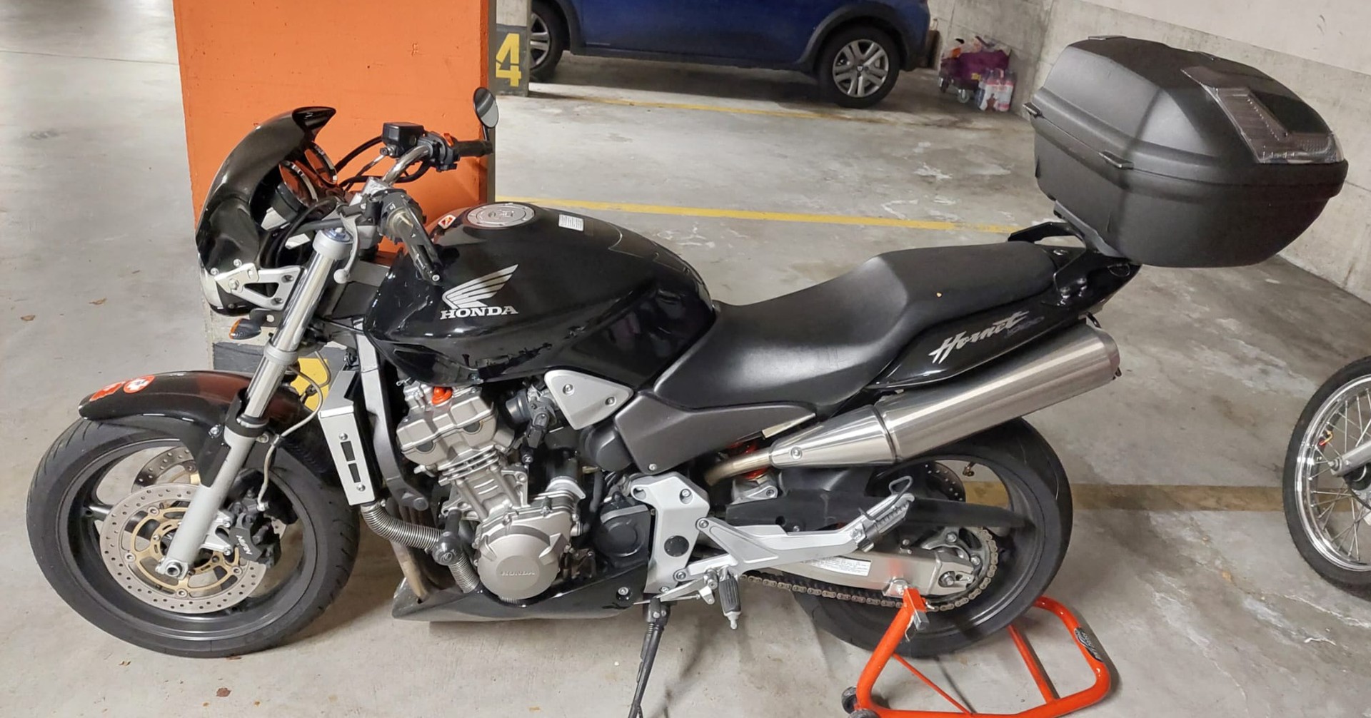 HONDA CB 900 F Hornet-image-0
