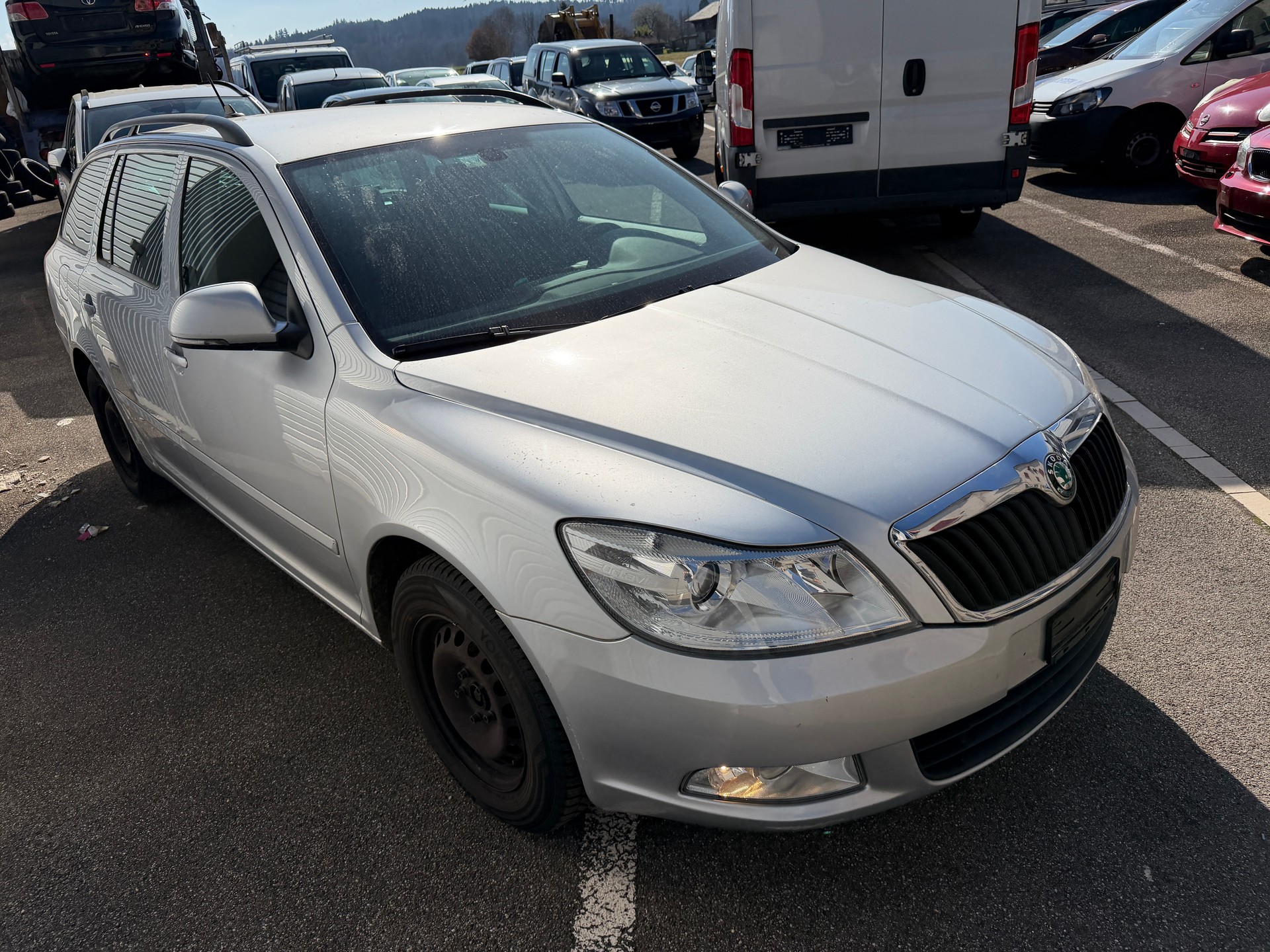 SKODA Octavia Combi 1.6 TDI Active DSG-image-1