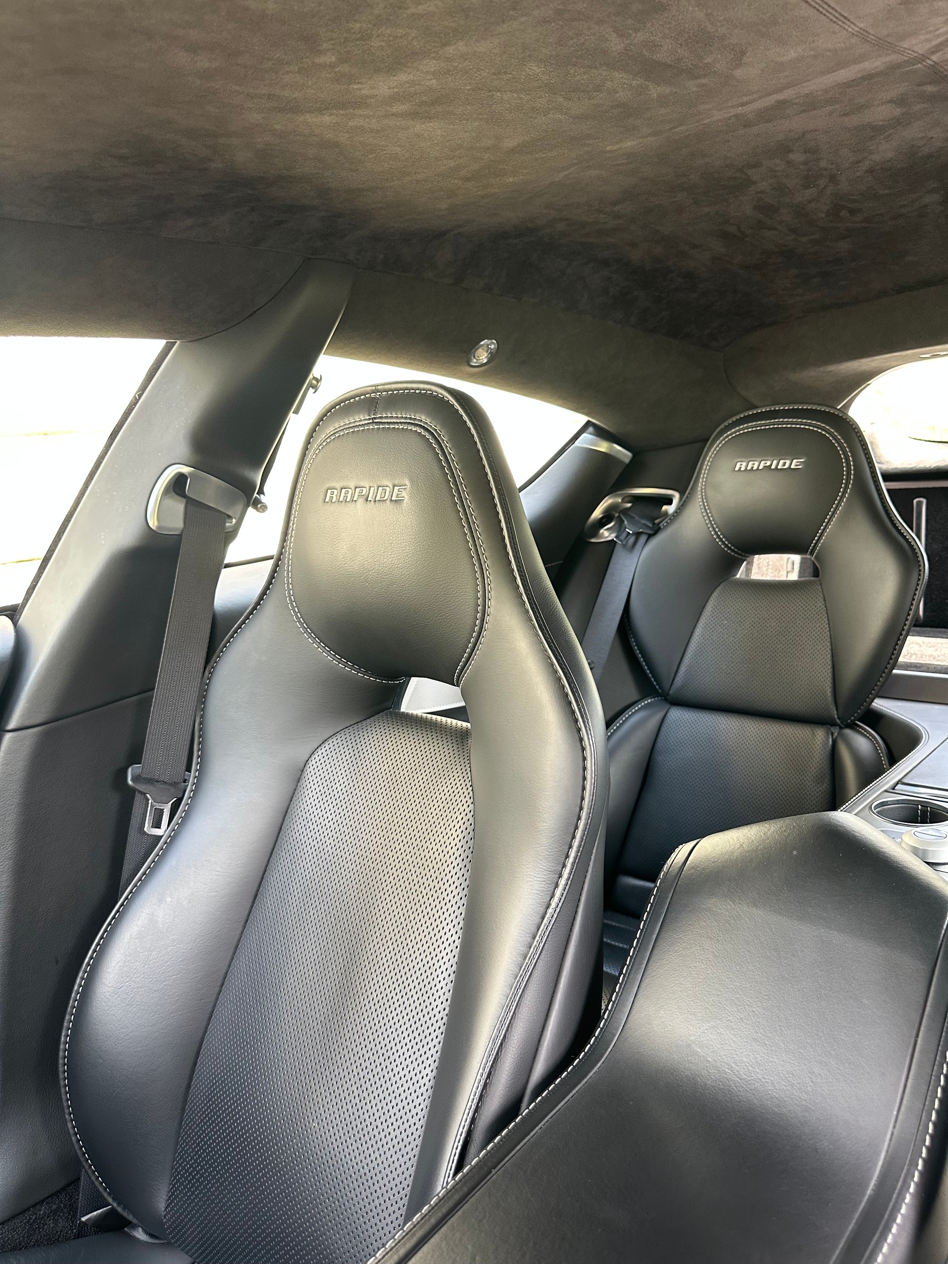 ASTON MARTIN Rapide 5.9 V12 Touchtronic 2-image-11