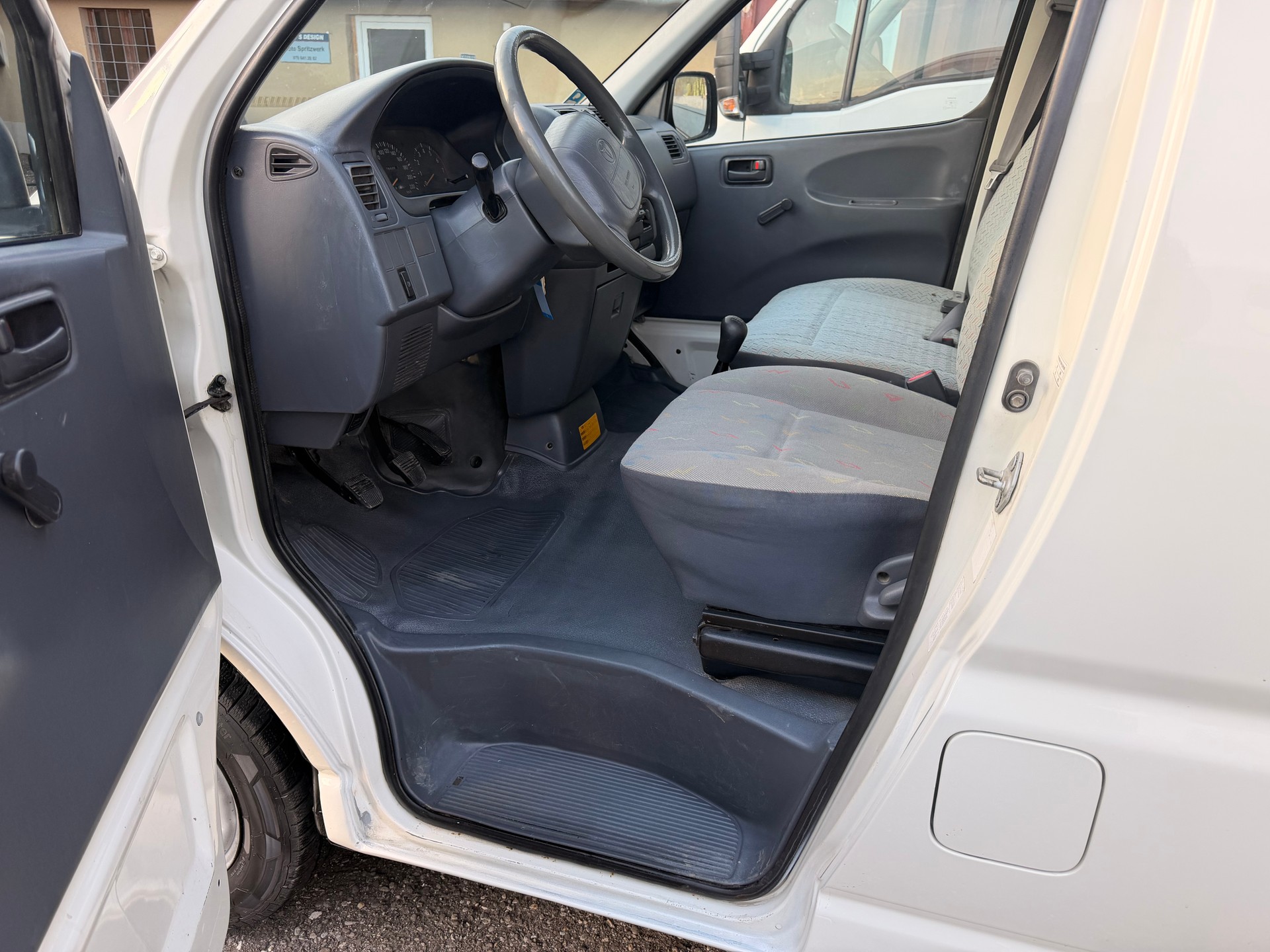 TOYOTA Hiace 2.7 Kombi 4x4-image-5