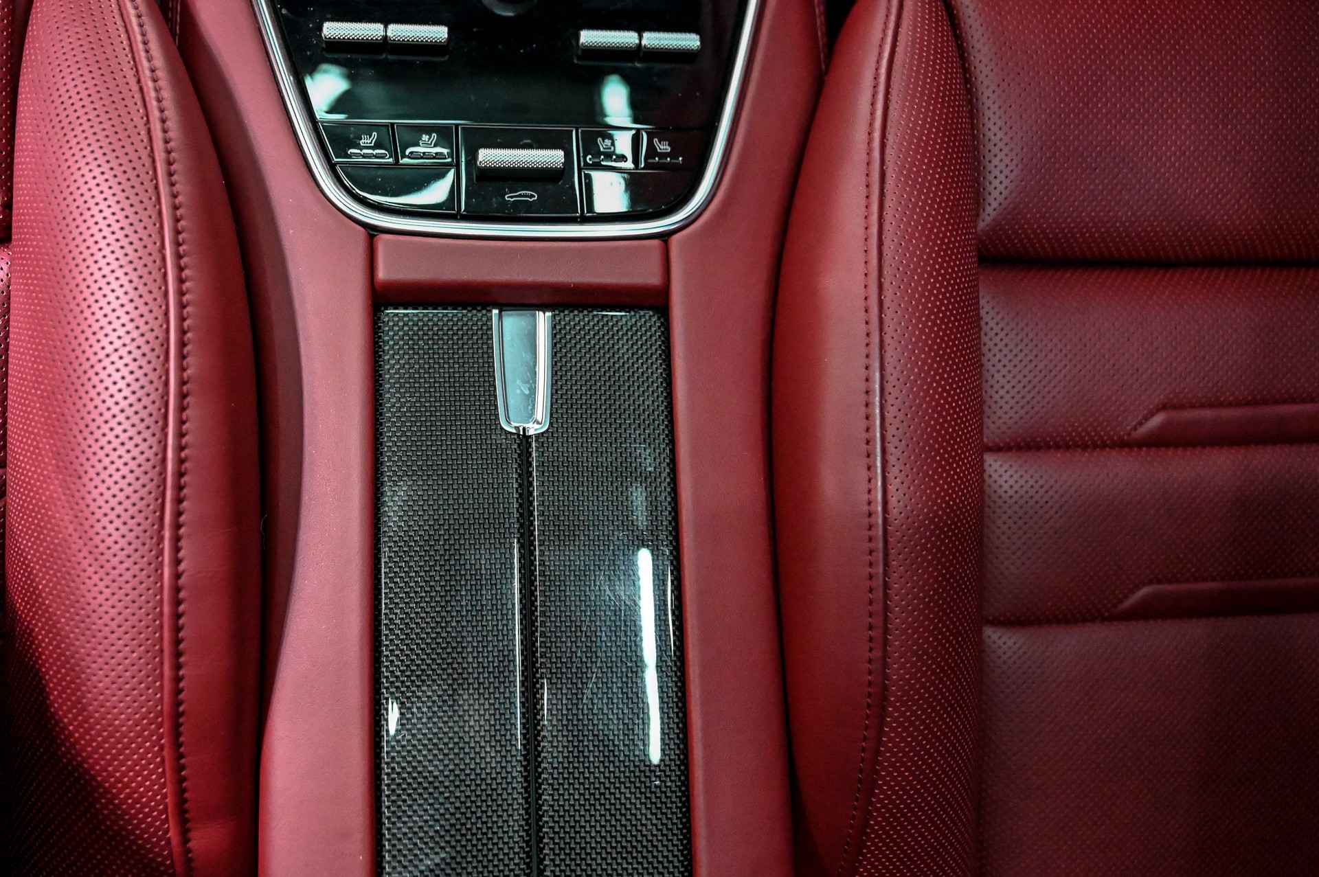 PORSCHE Panamera Turbo S E-Hybrid-image-35