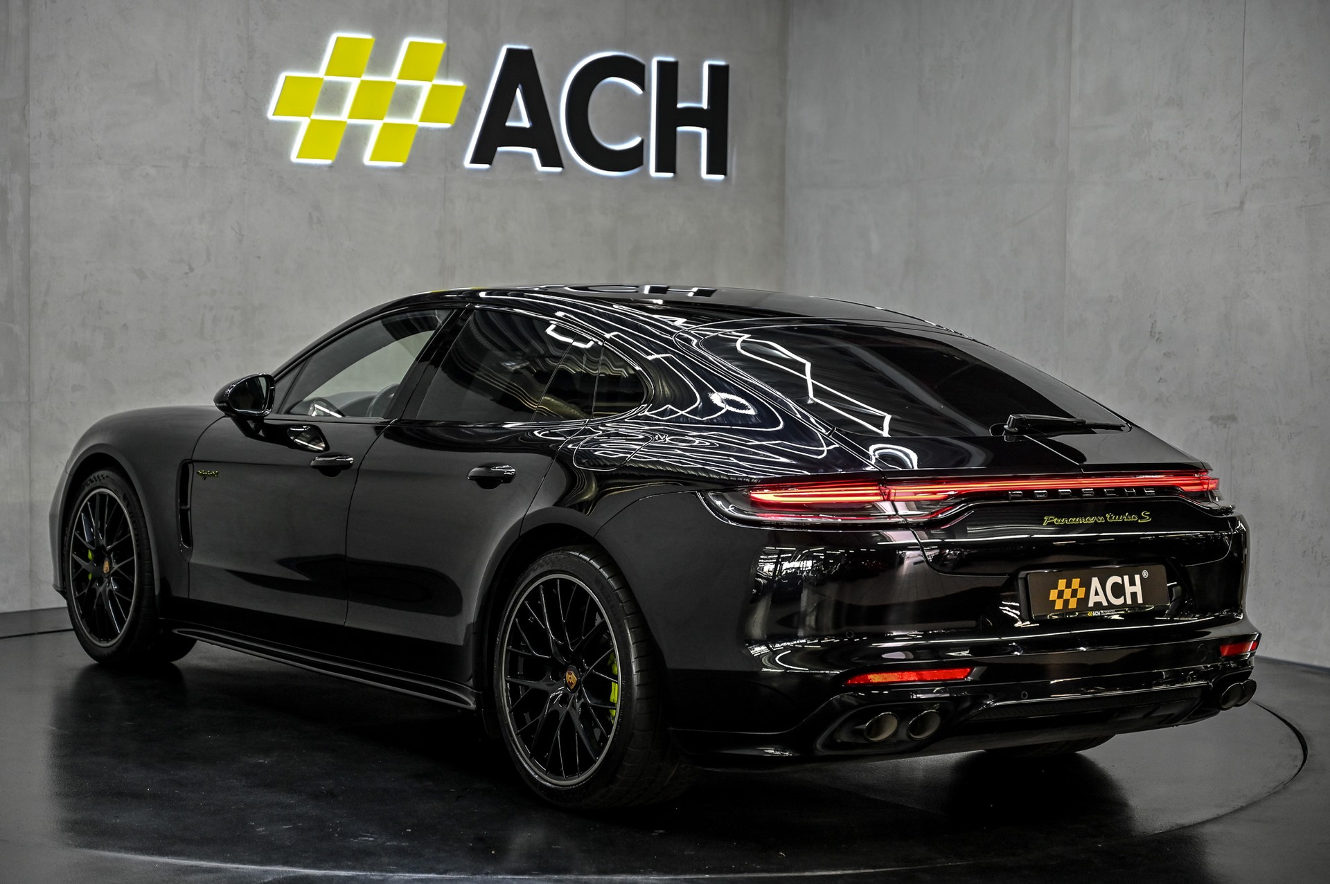 PORSCHE Panamera Turbo S E-Hybrid-image-6
