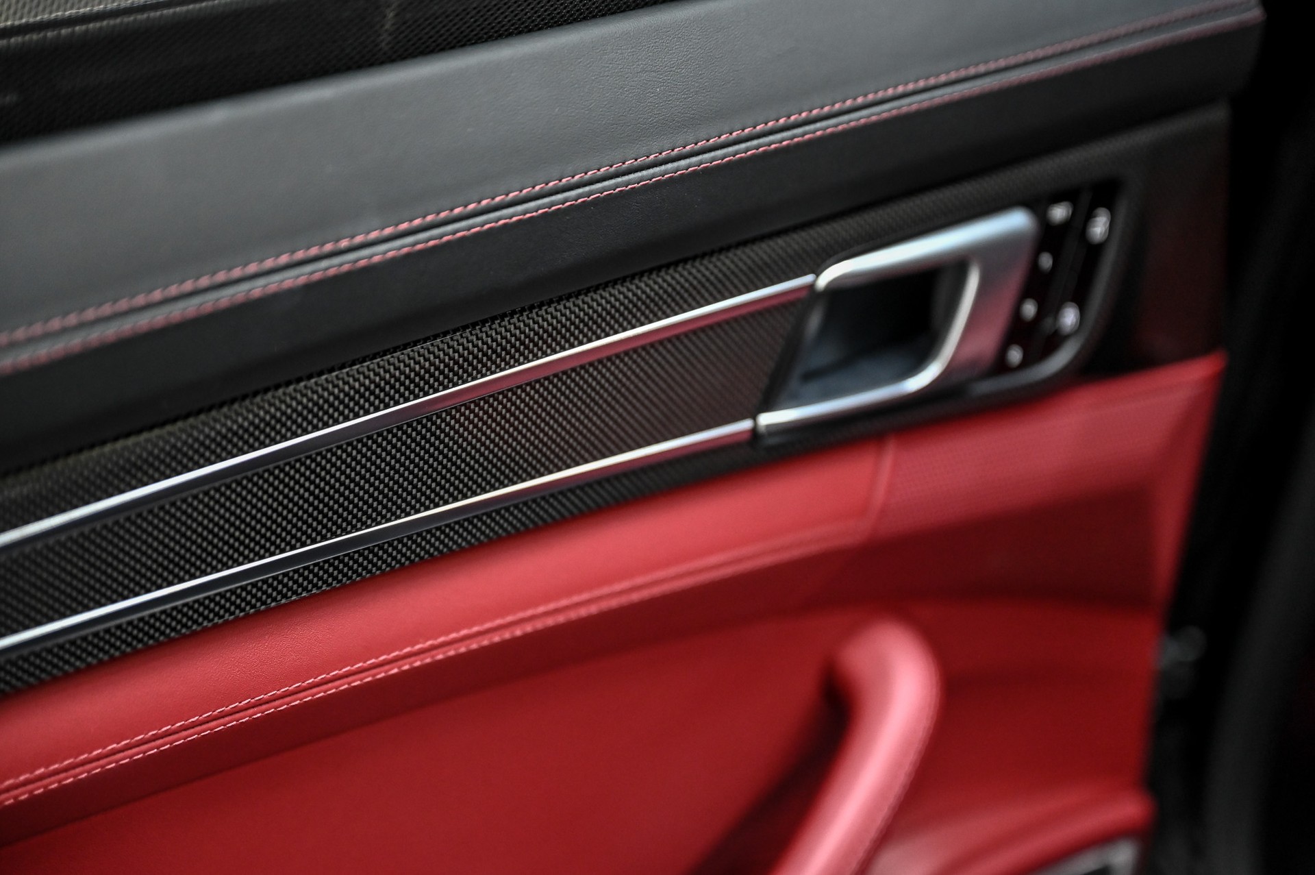 PORSCHE Panamera Turbo S E-Hybrid-image-38