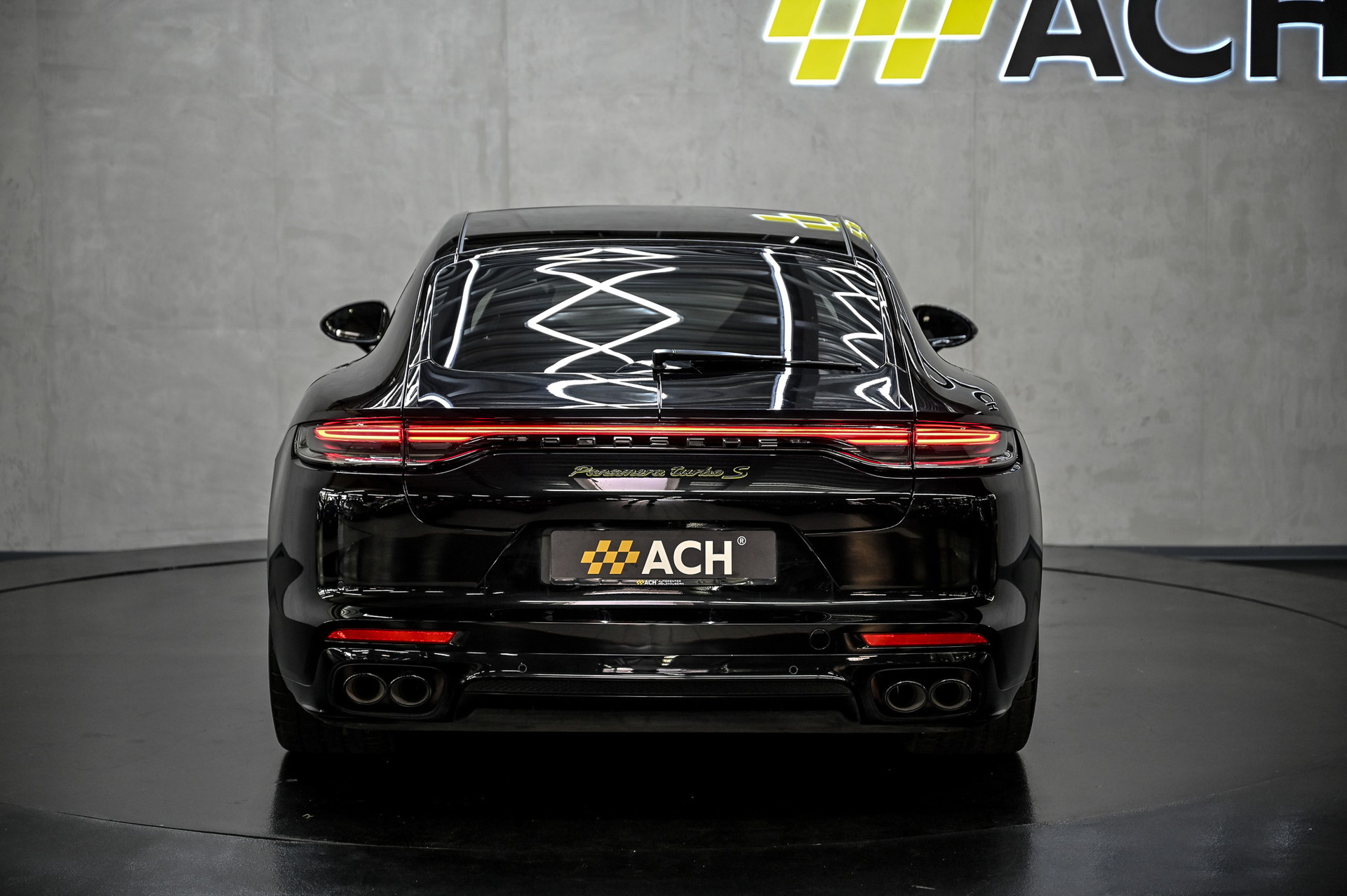 PORSCHE Panamera Turbo S E-Hybrid-image-7
