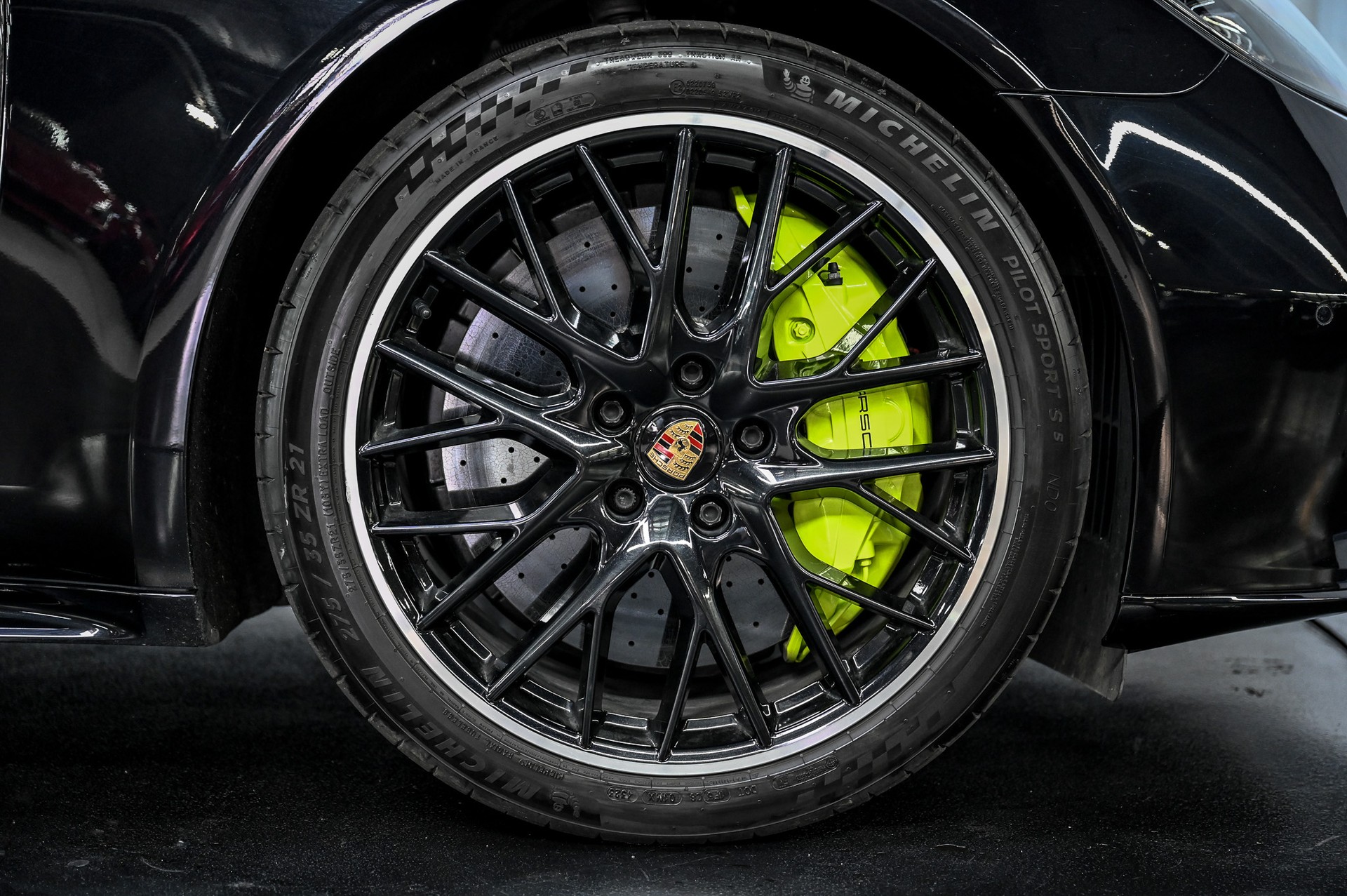 PORSCHE Panamera Turbo S E-Hybrid-image-14