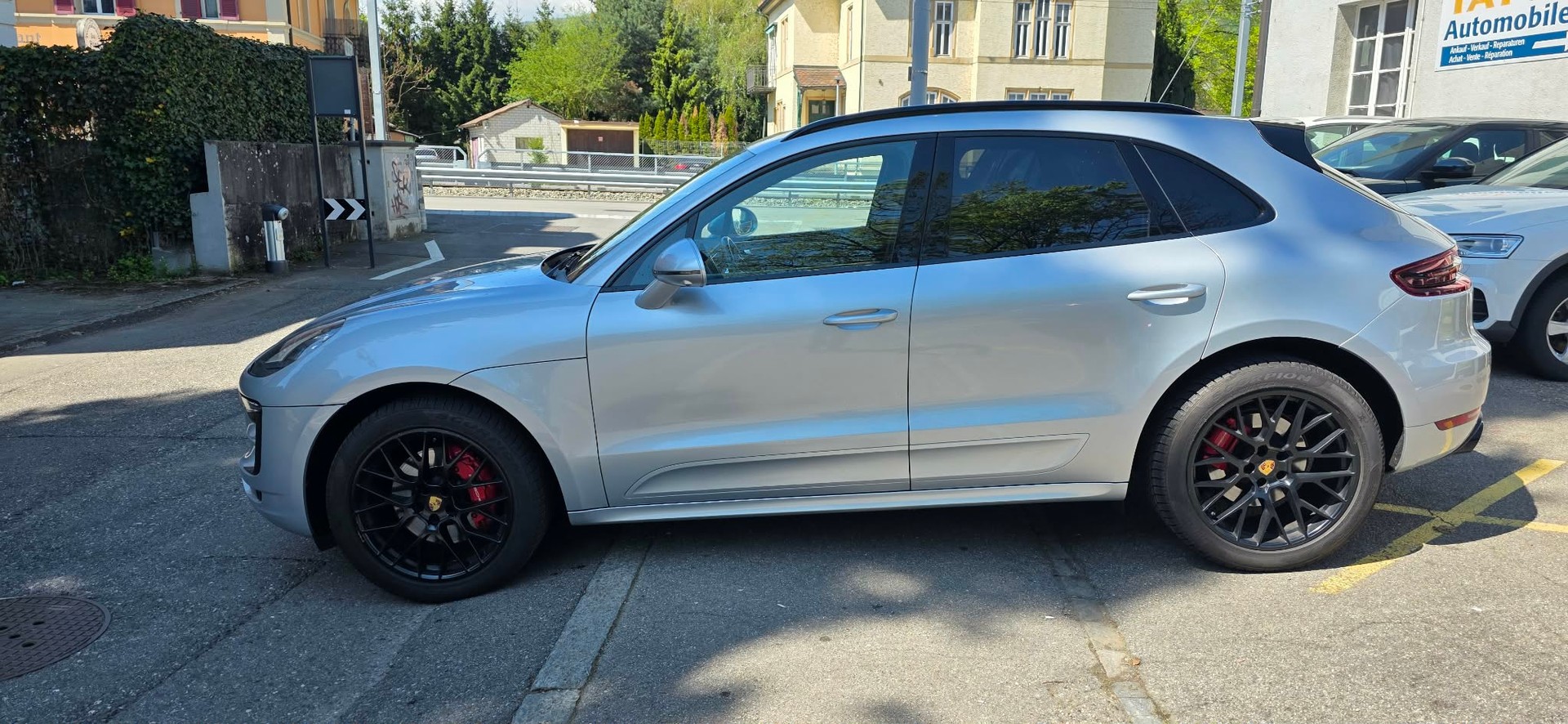 PORSCHE Macan GTS PDK-showroom-element-2