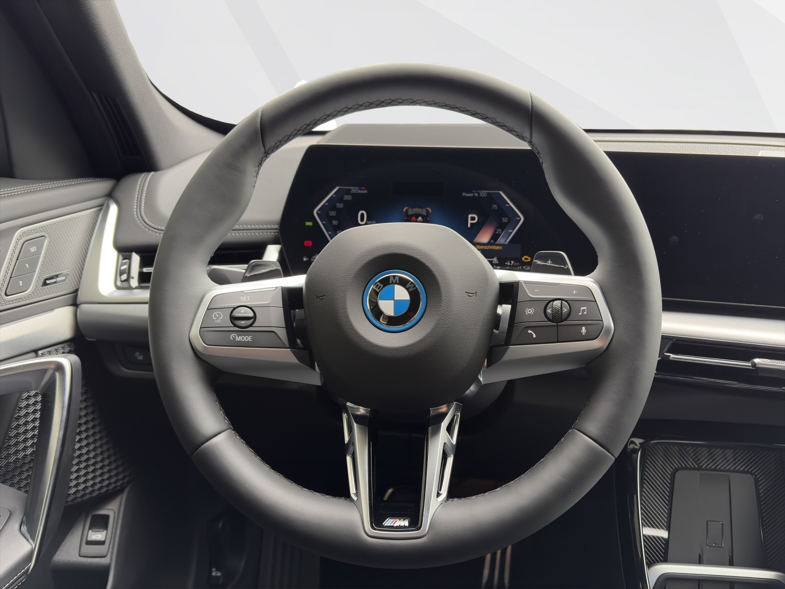 BMW X1 30e xDrive-image-11