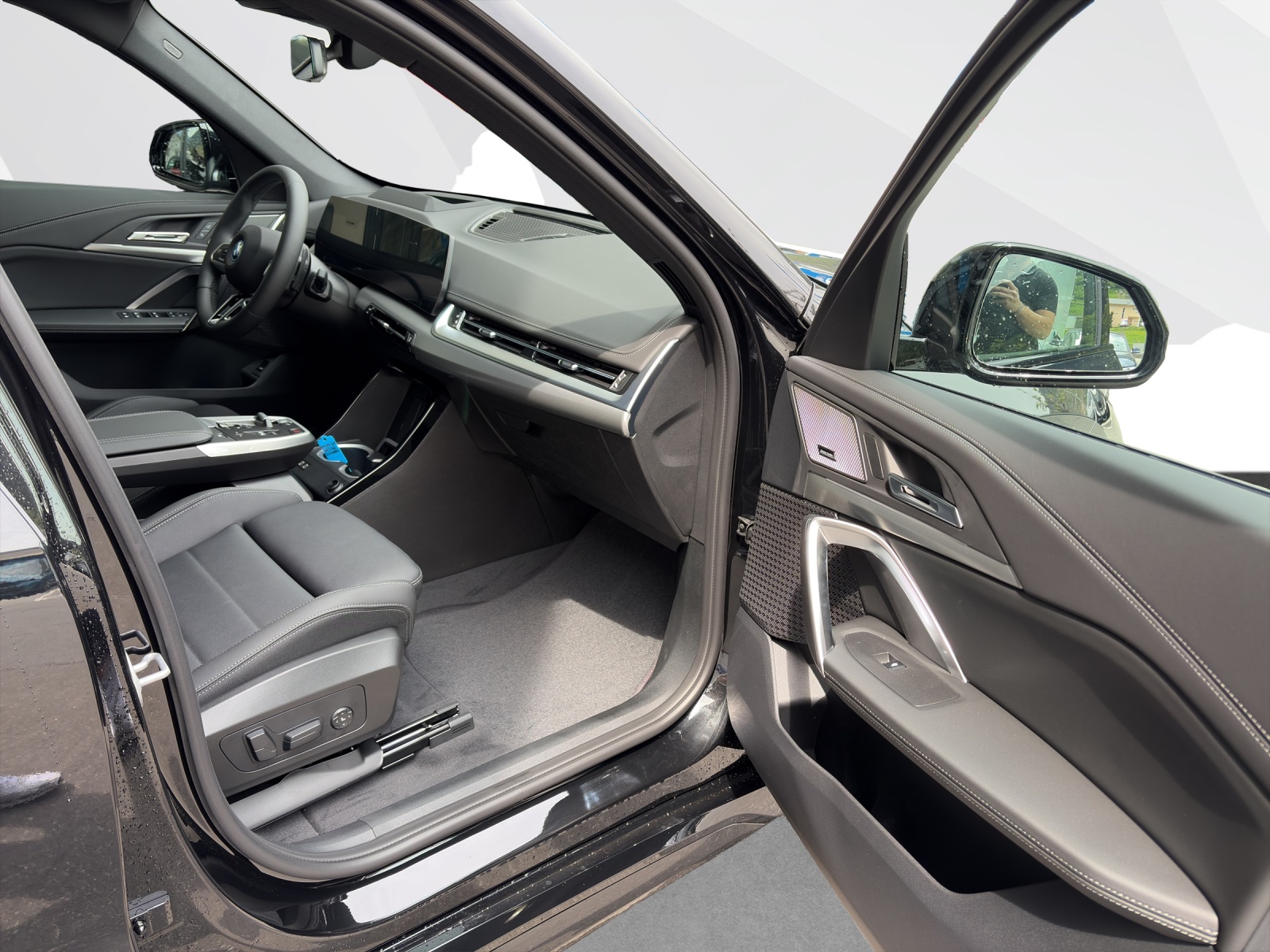 BMW X1 30e xDrive-image-16