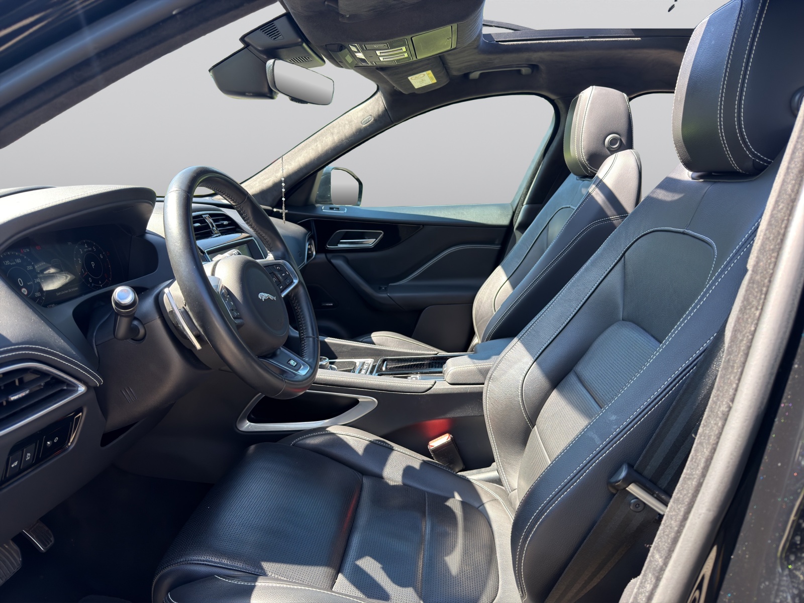 JAGUAR F-Pace 30t 2.0 Prestige AWD Automatik-image-10